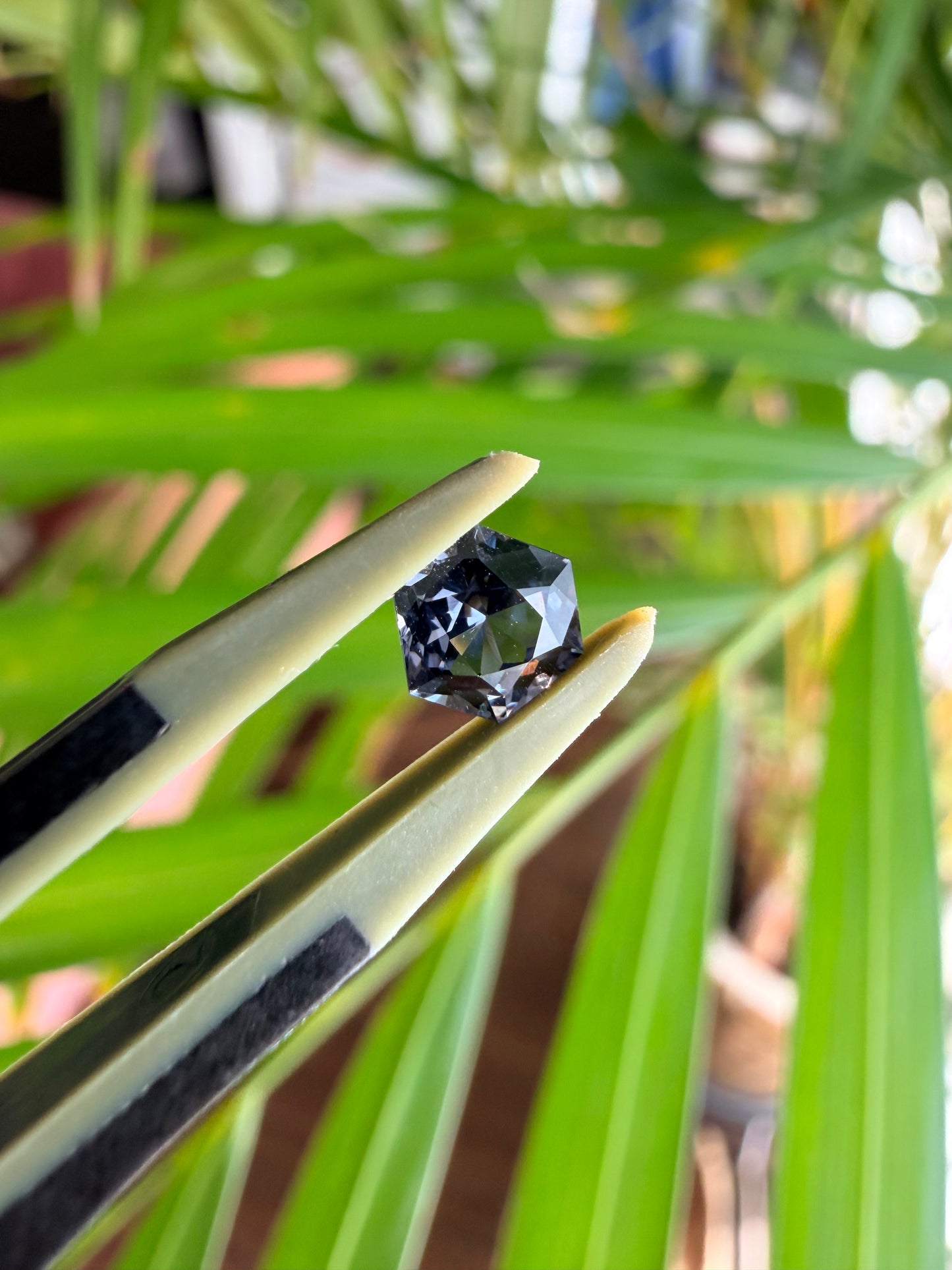 【ヘキサゴンカット⑤】天然　スピネル　約0.525ct