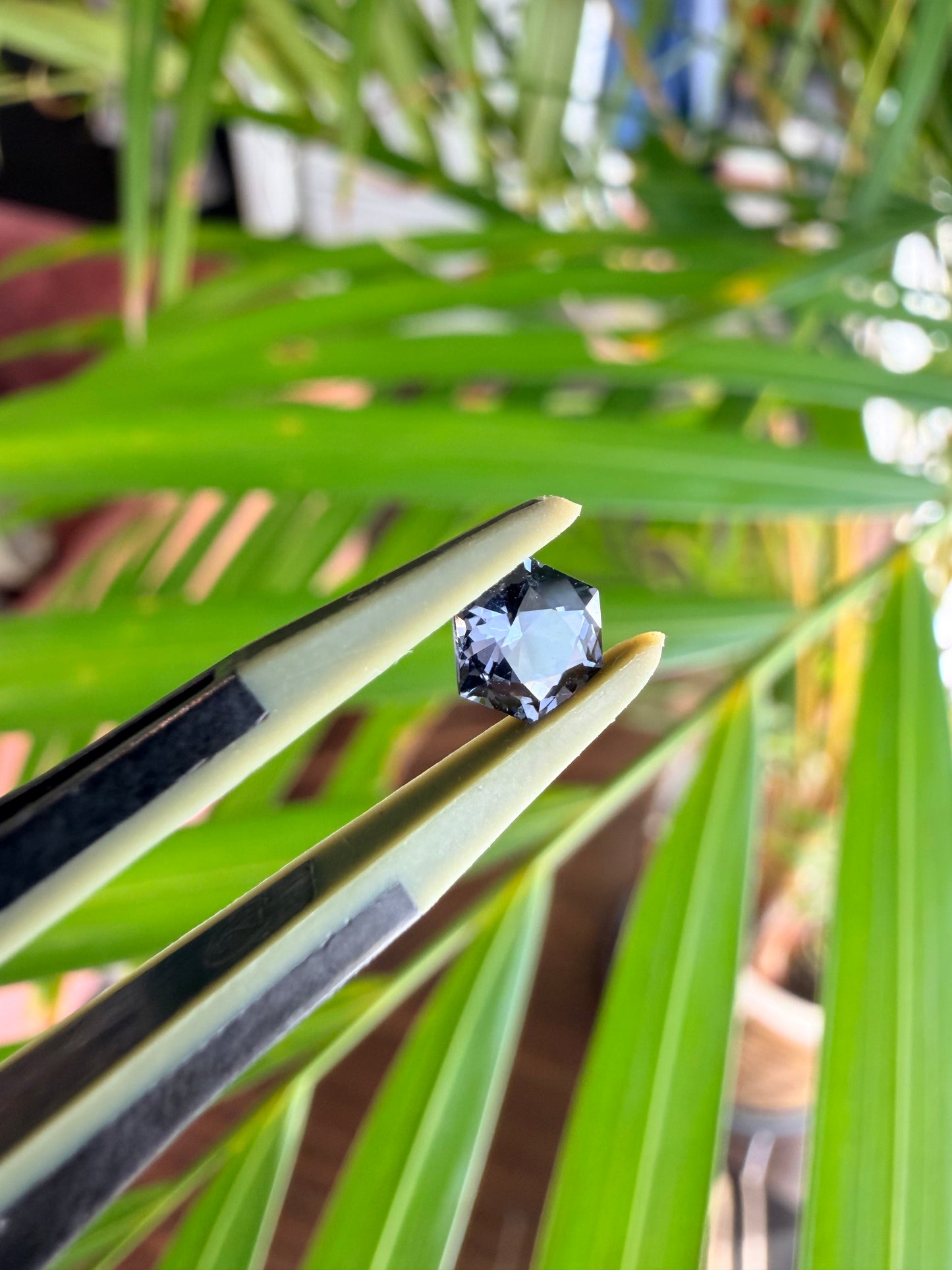 【ヘキサゴンカット⑤】天然　スピネル　約0.525ct