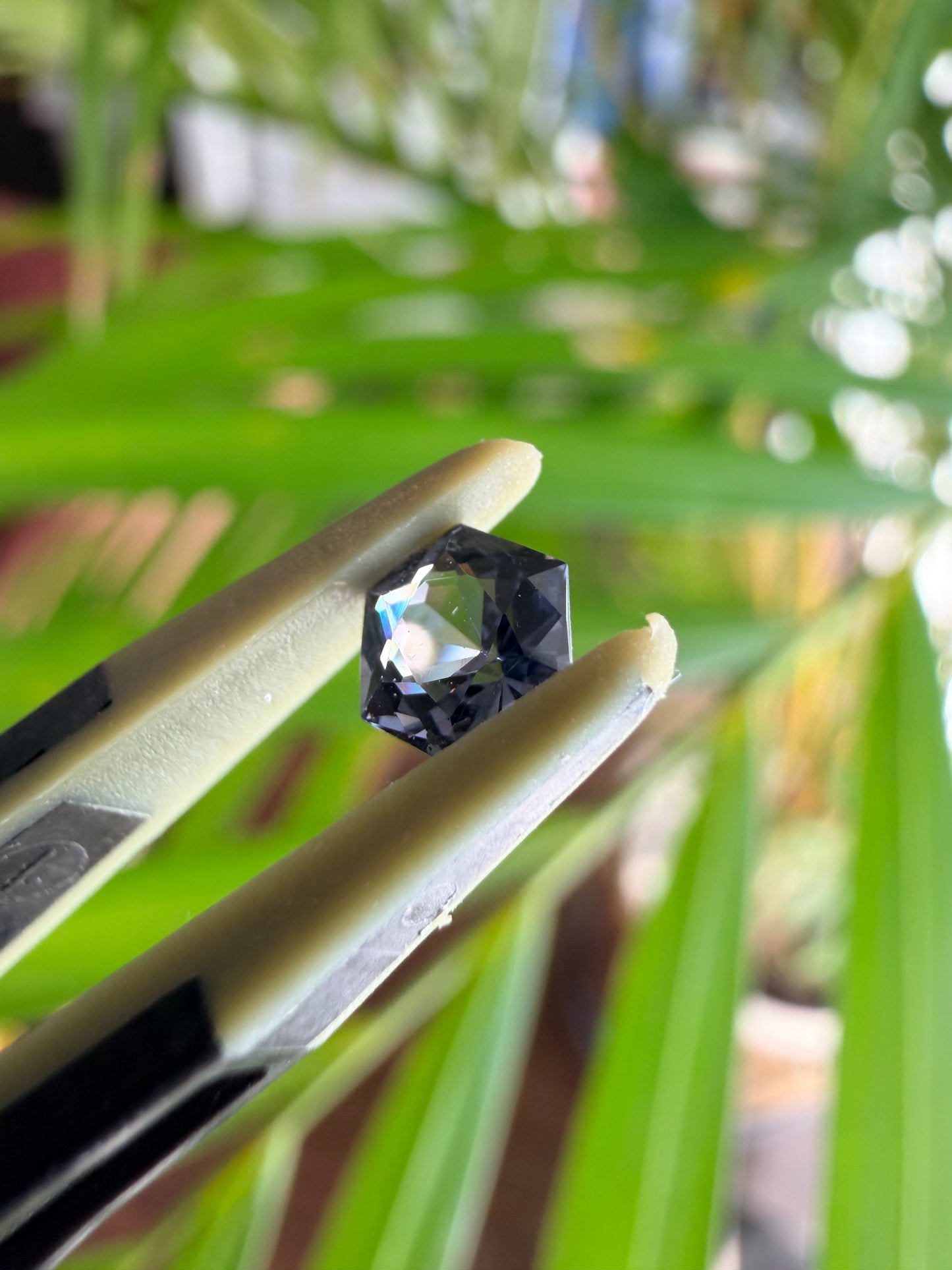 【ヘキサゴンカット⑤】天然　スピネル　約0.525ct