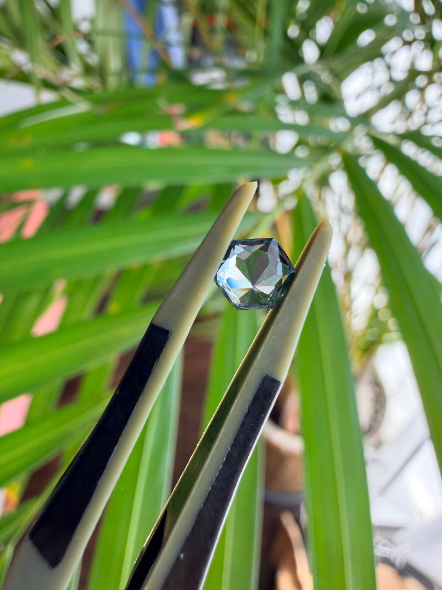 【ヘキサゴンカット⑥】天然　スピネル　約0.545ct