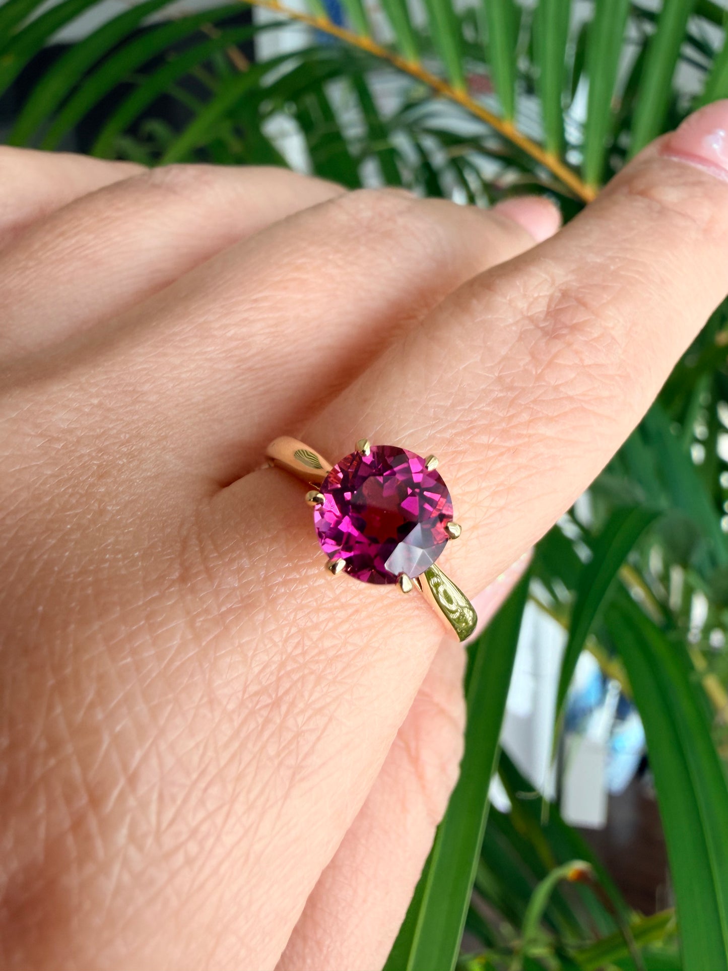 10.  【ソリテール】YG 6本爪ピンクトルマリンリング