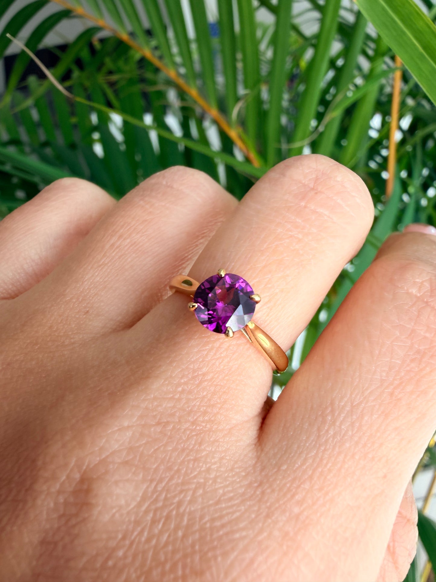 11.　【ソリテール】YG 4本爪ロードライトガーネットリング