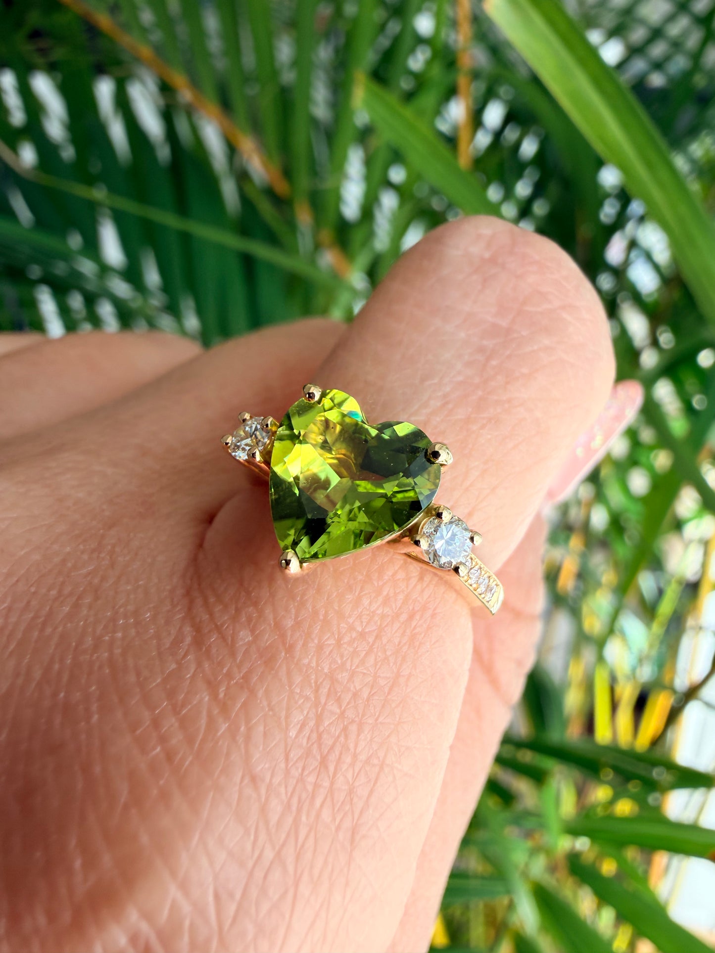 07. 【オトナのハートリング】YG　ハートシェイプペリドットリング