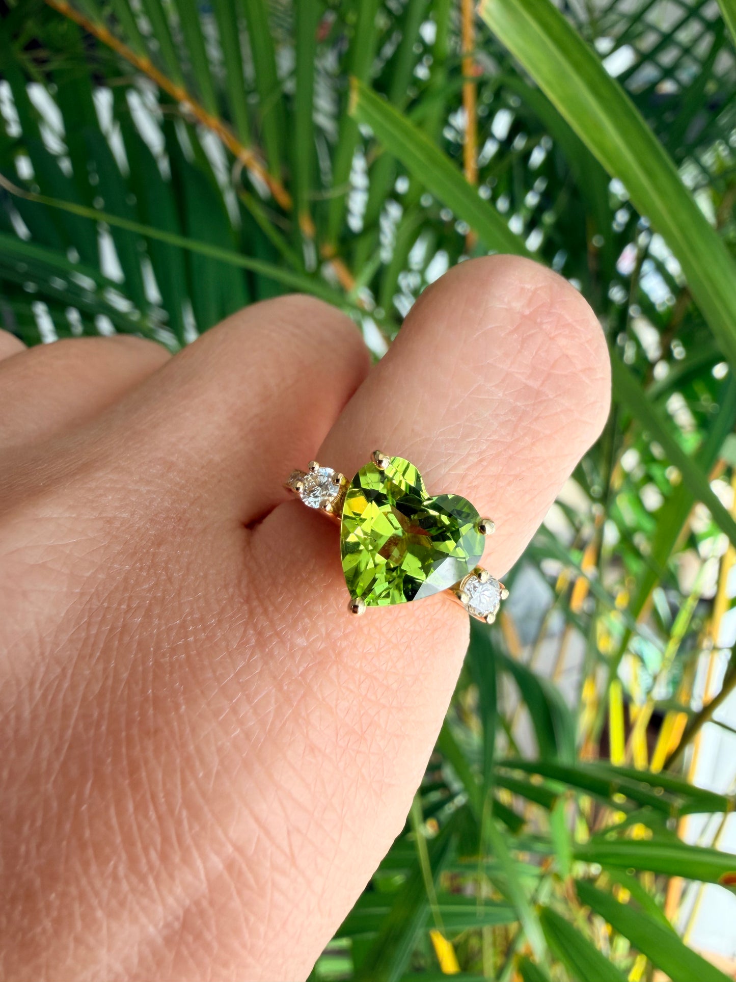 07. 【オトナのハートリング】YG　ハートシェイプペリドットリング