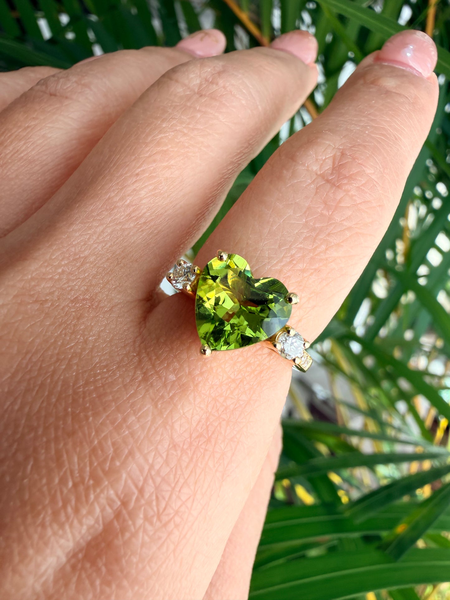 07. 【オトナのハートリング】YG　ハートシェイプペリドットリング