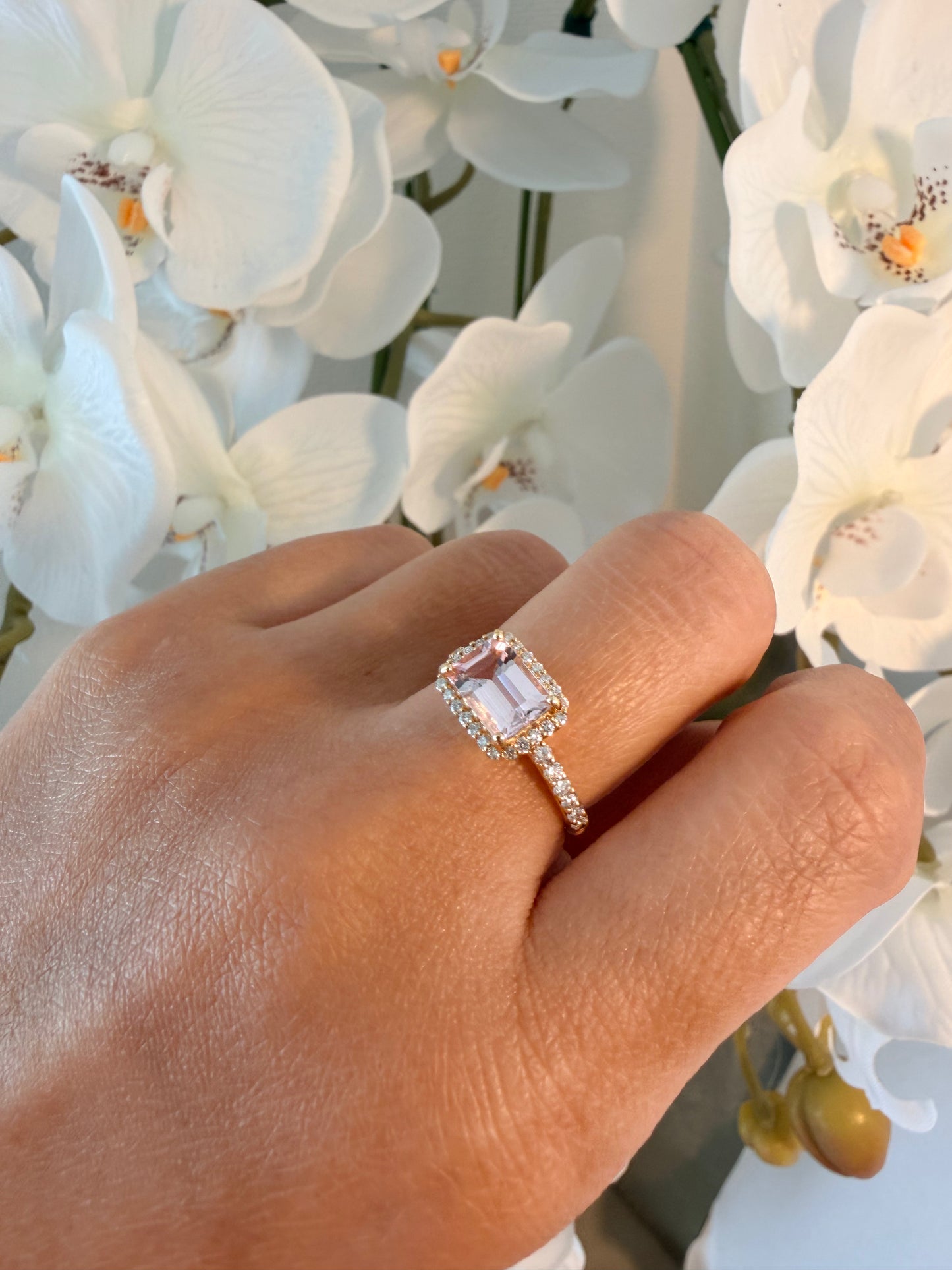 08.  YG エメラルドカット モルガナイトリング