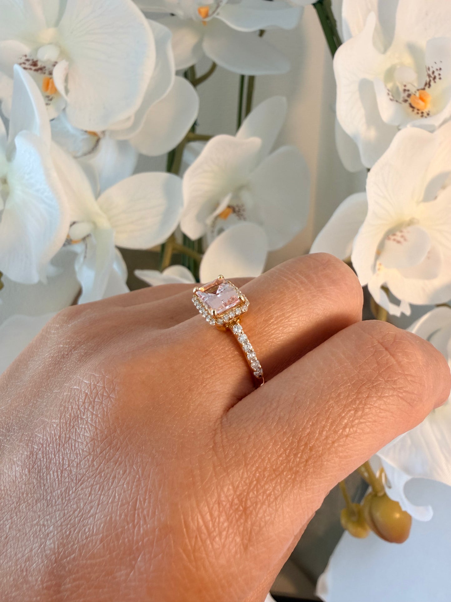 08.  YG エメラルドカット モルガナイトリング