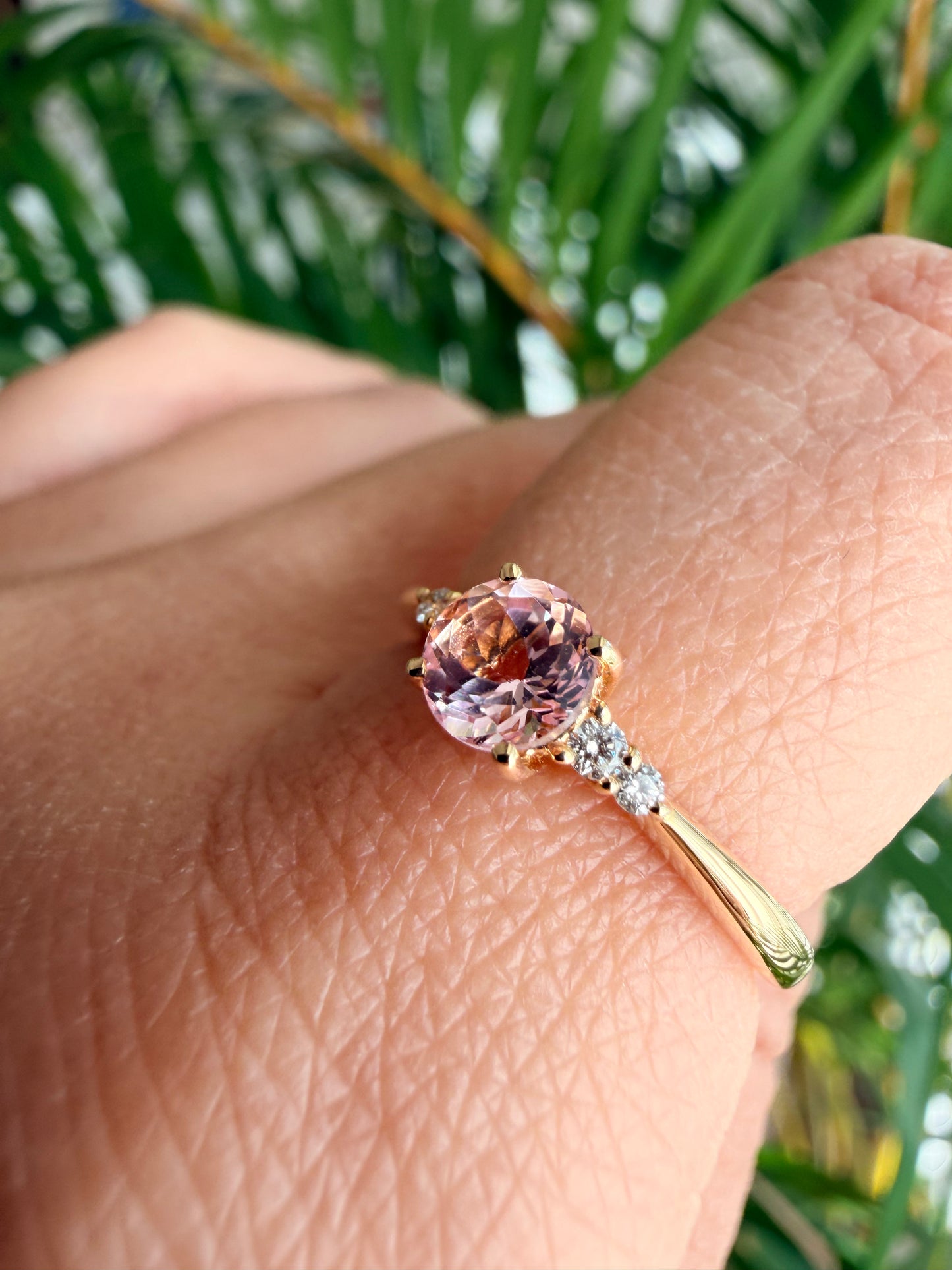 17. YG　0.54ctモルガナイト　リング