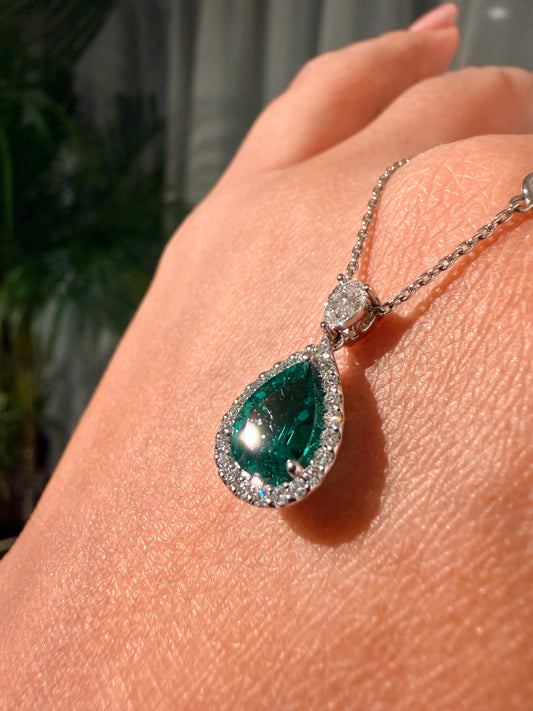 20. PT ペアシェイプエメラルド ネックレス F2 GIA鑑別書付き