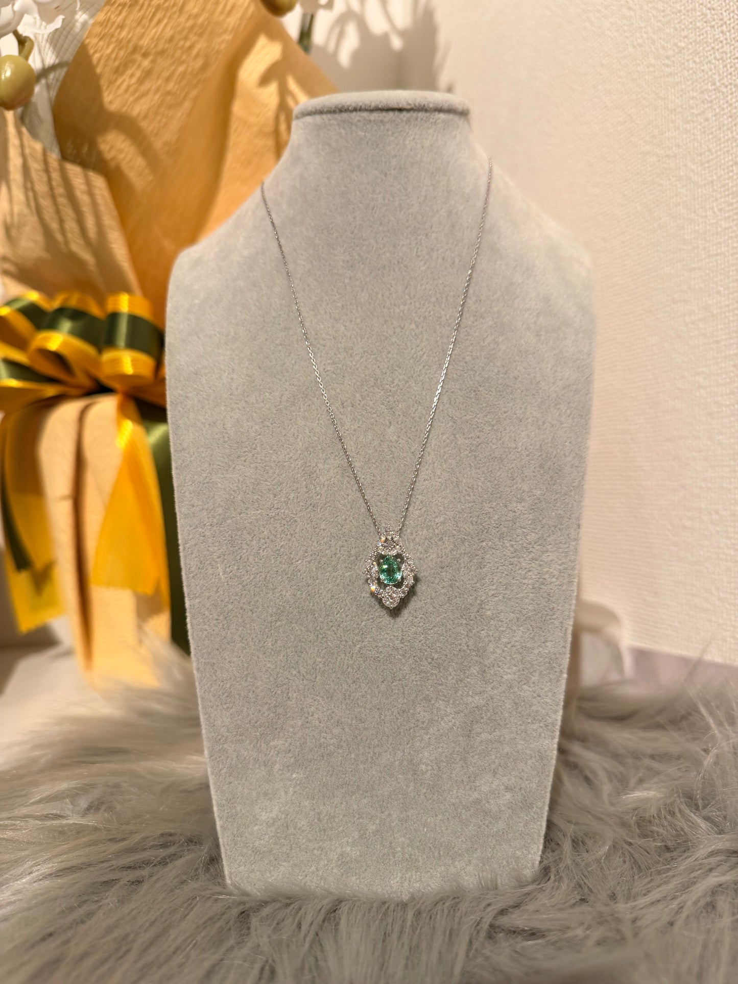 23. 【二つの顔】PT/WG　グロシュラガーネットネックレス