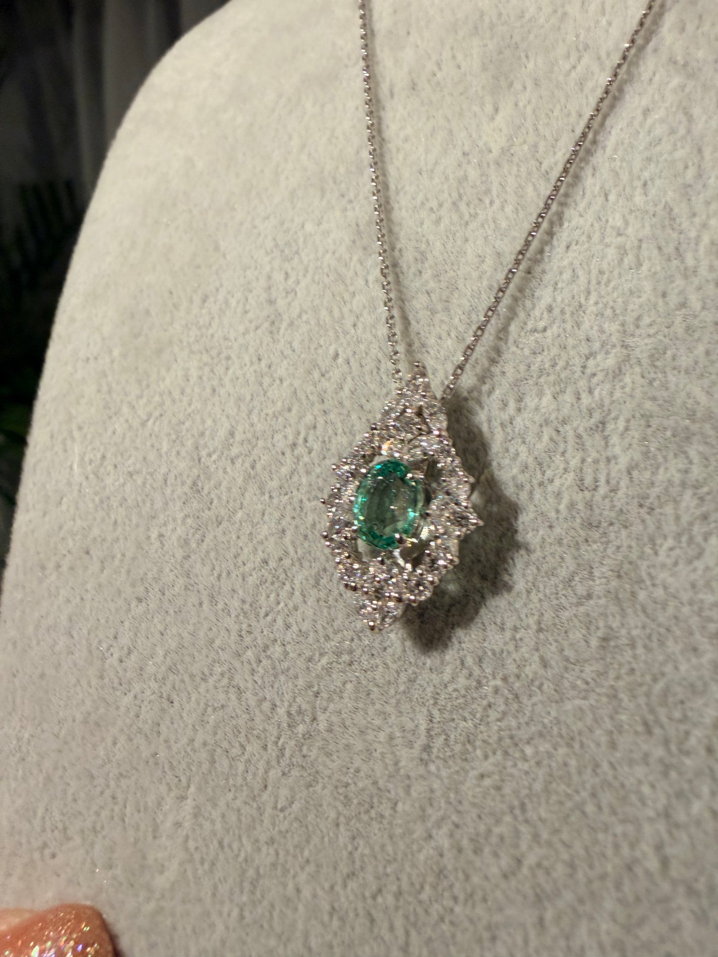 23. 【二つの顔】PT/WG　グロシュラガーネットネックレス