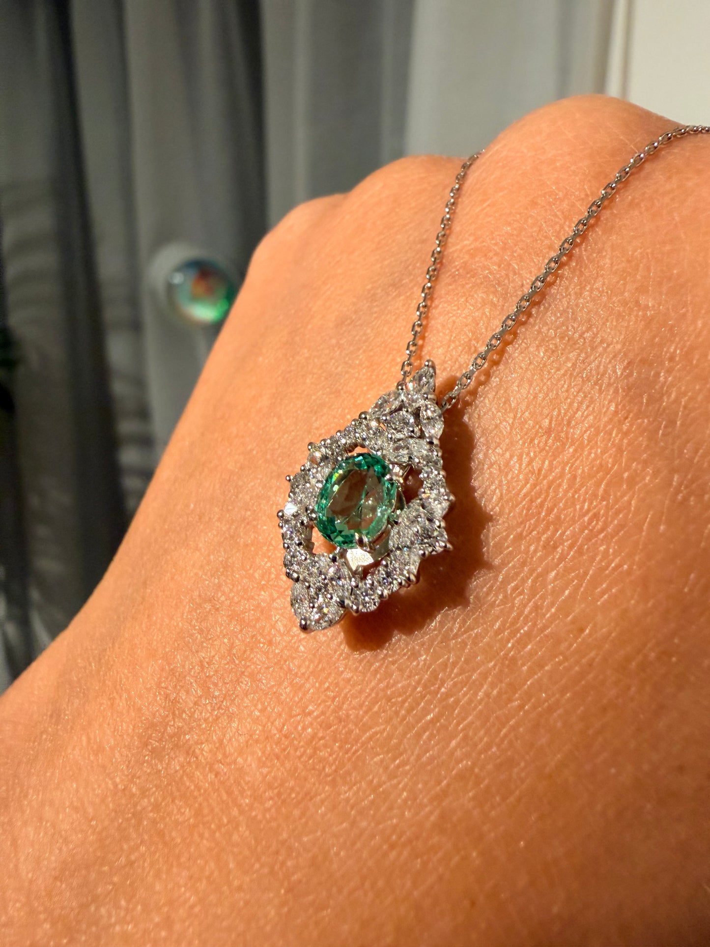 23. 【二つの顔】PT/WG　グロシュラガーネットネックレス