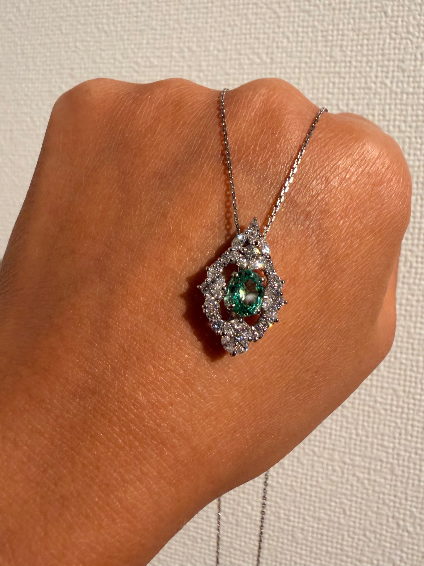 23. 【二つの顔】PT/WG　グロシュラガーネットネックレス