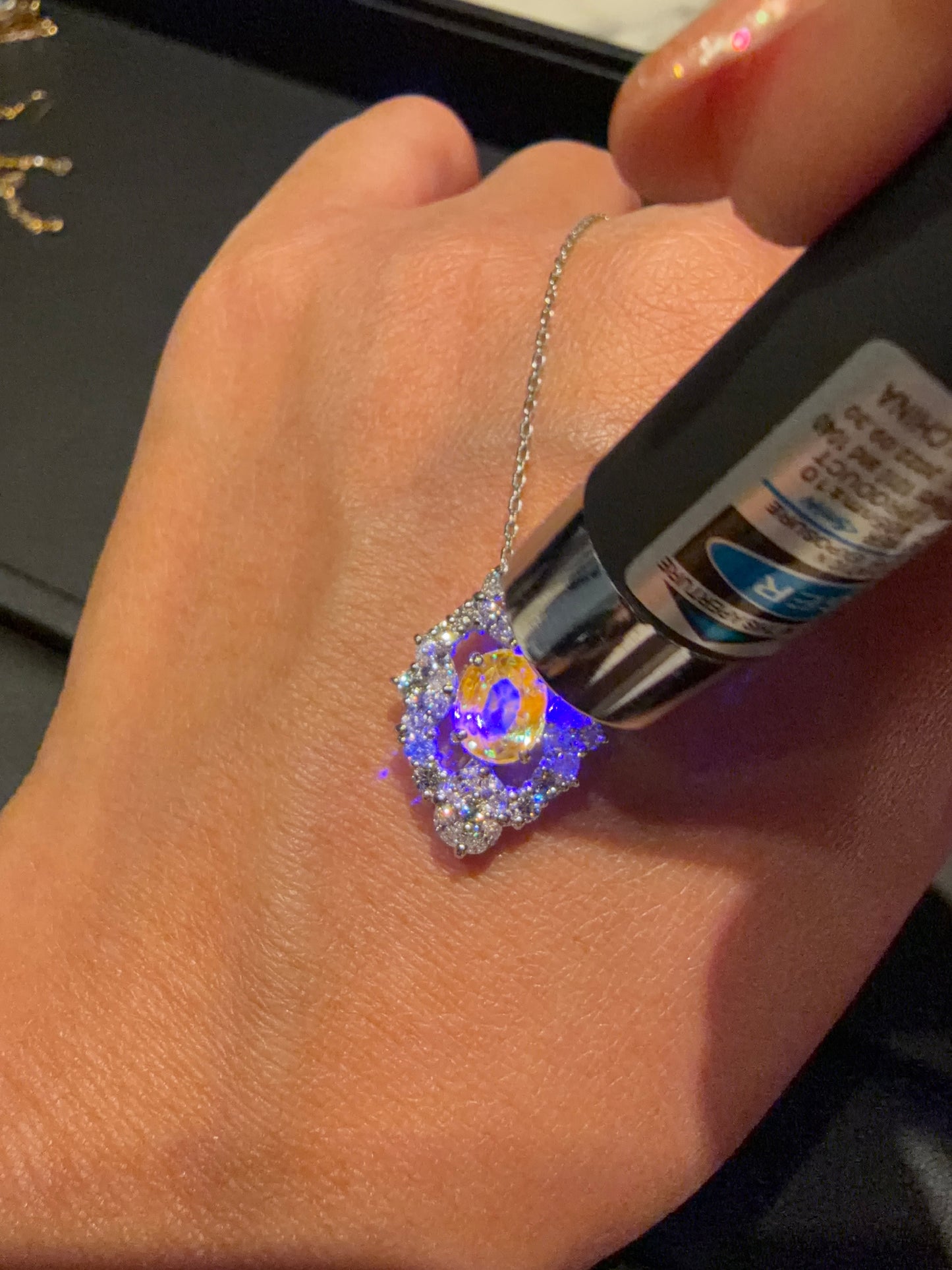 23. 【二つの顔】PT/WG　グロシュラガーネットネックレス