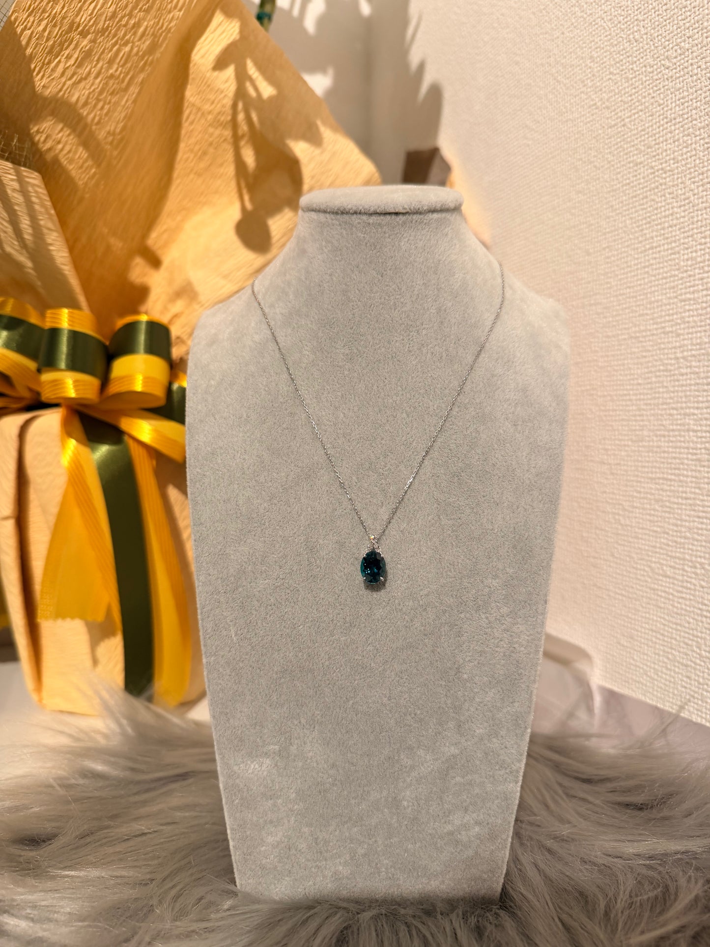 24. 【眠れる森の美女】 PT グリーントルマリンネックレス