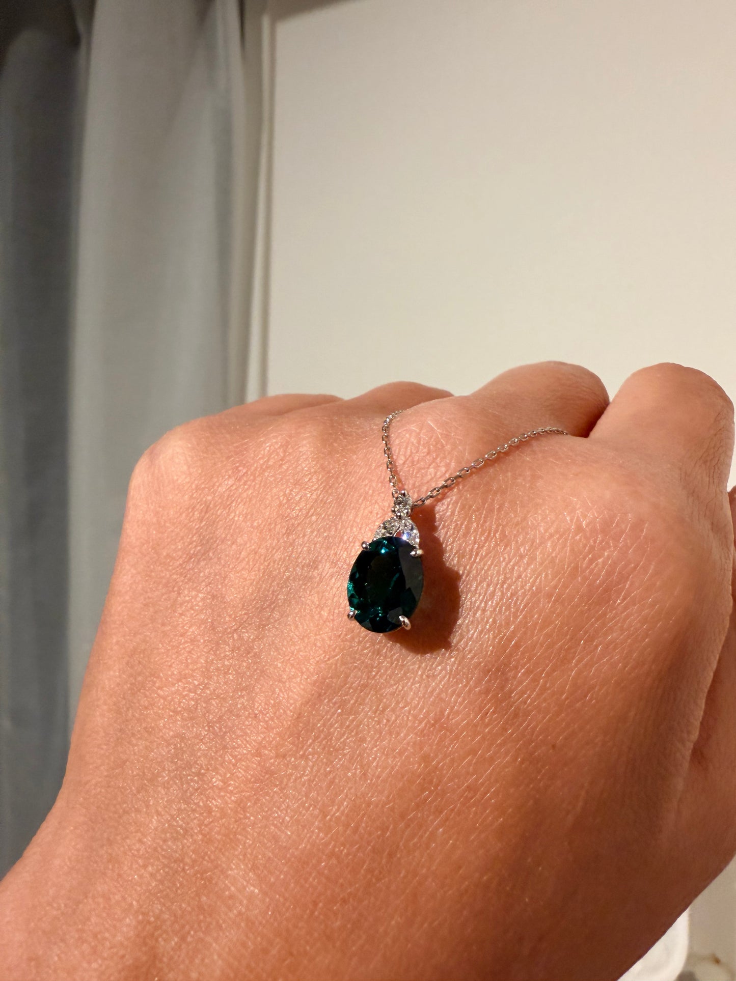 24. 【眠れる森の美女】 PT グリーントルマリンネックレス