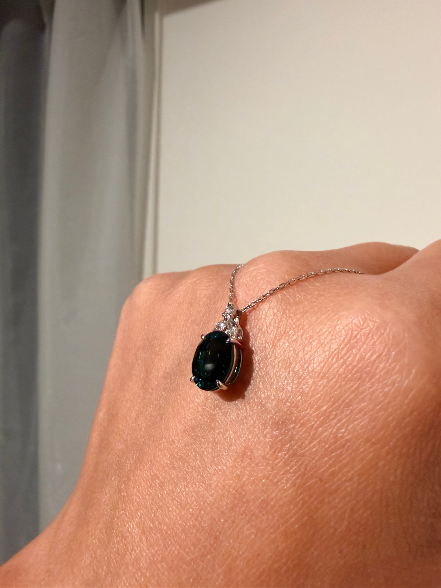 24. 【眠れる森の美女】 PT グリーントルマリンネックレス