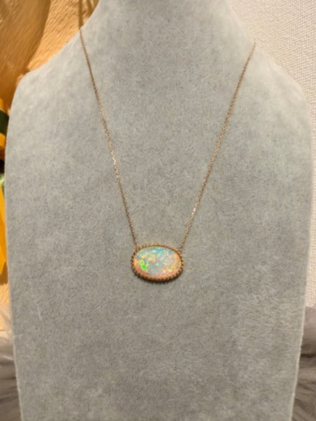 25. 【印象派オパール】YG オパールネックレス