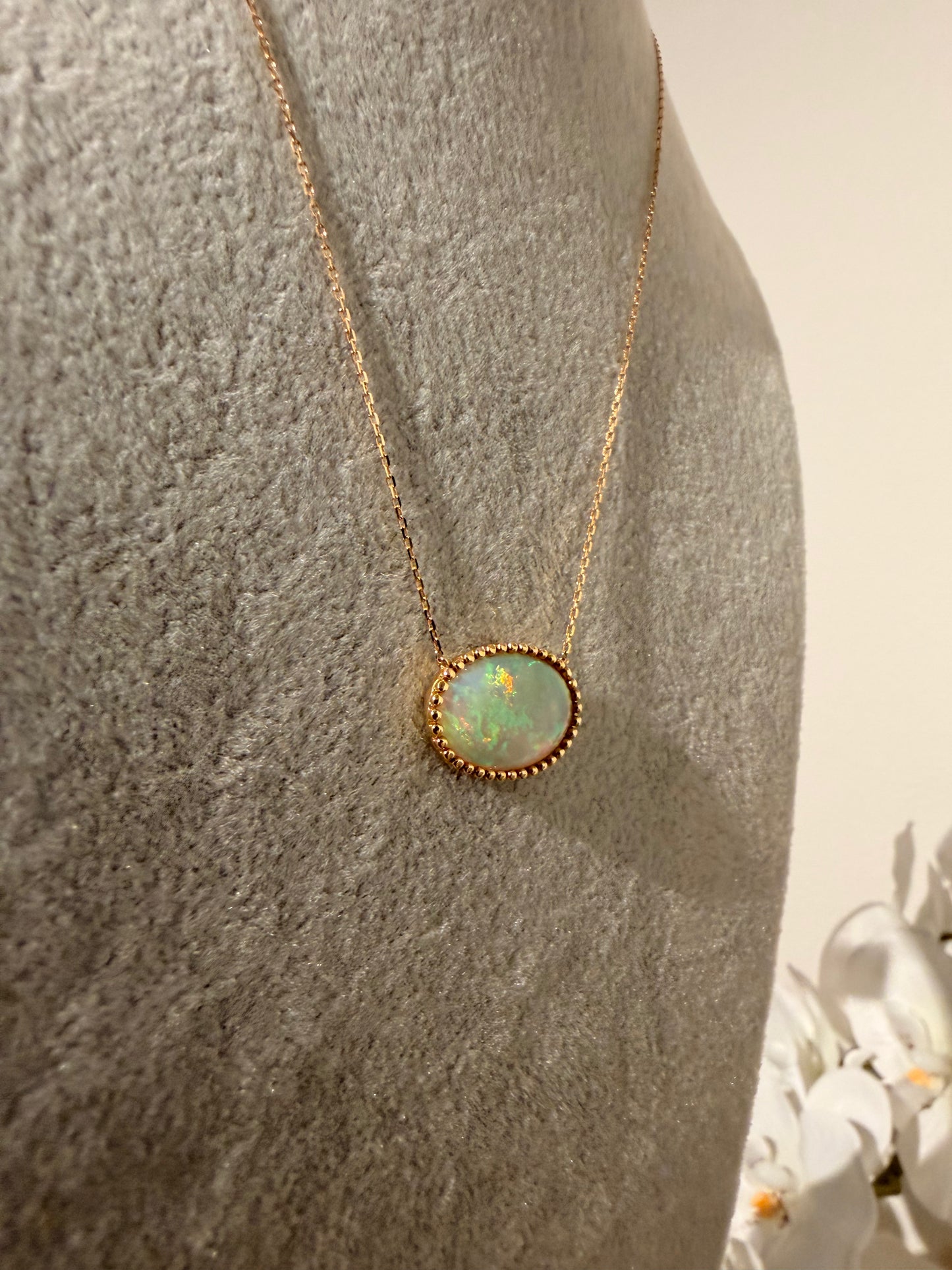 25. 【印象派オパール】YG オパールネックレス