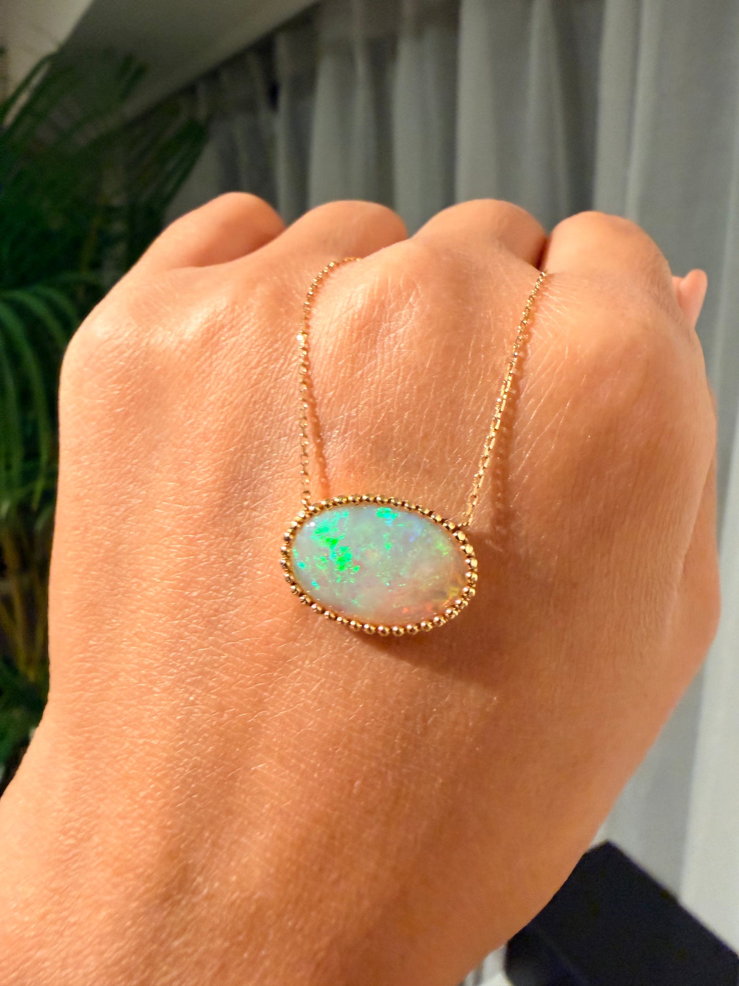 25. 【印象派オパール】YG オパールネックレス