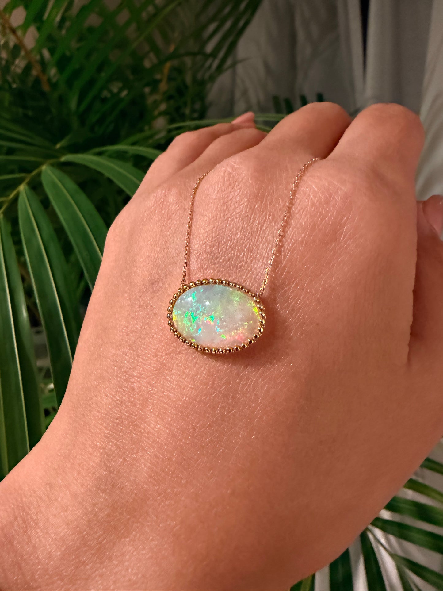 25. 【印象派オパール】YG オパールネックレス