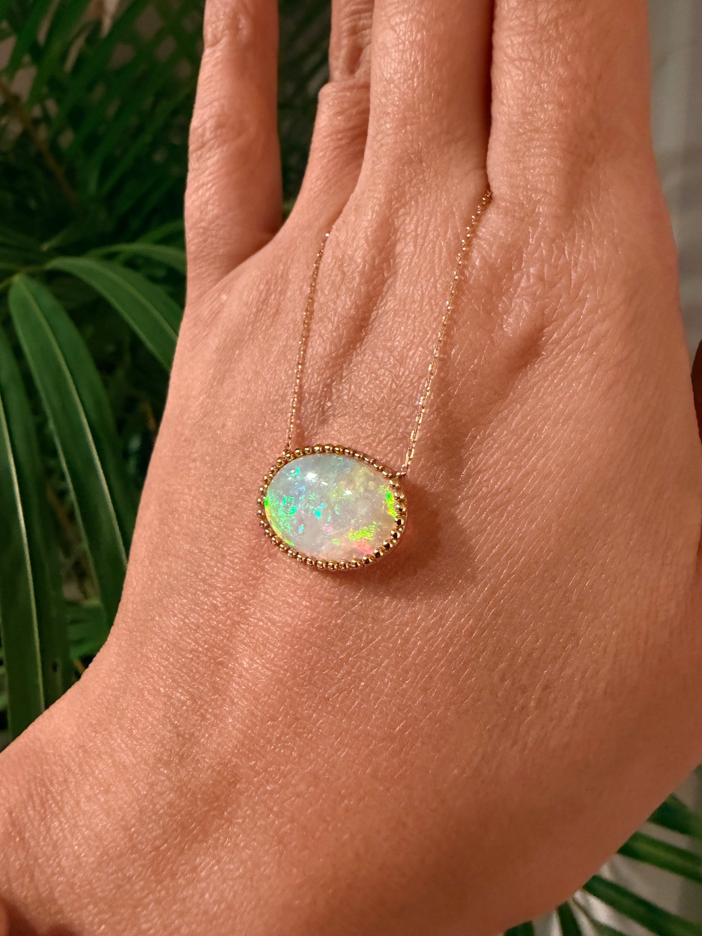 25. 【印象派オパール】YG オパールネックレス