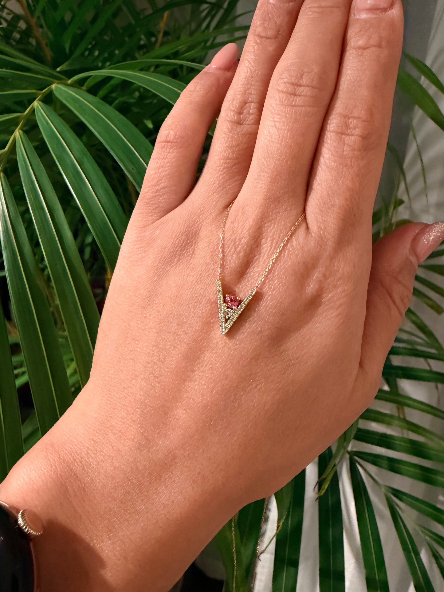 28.【Victory】 YG スピネルネックレス