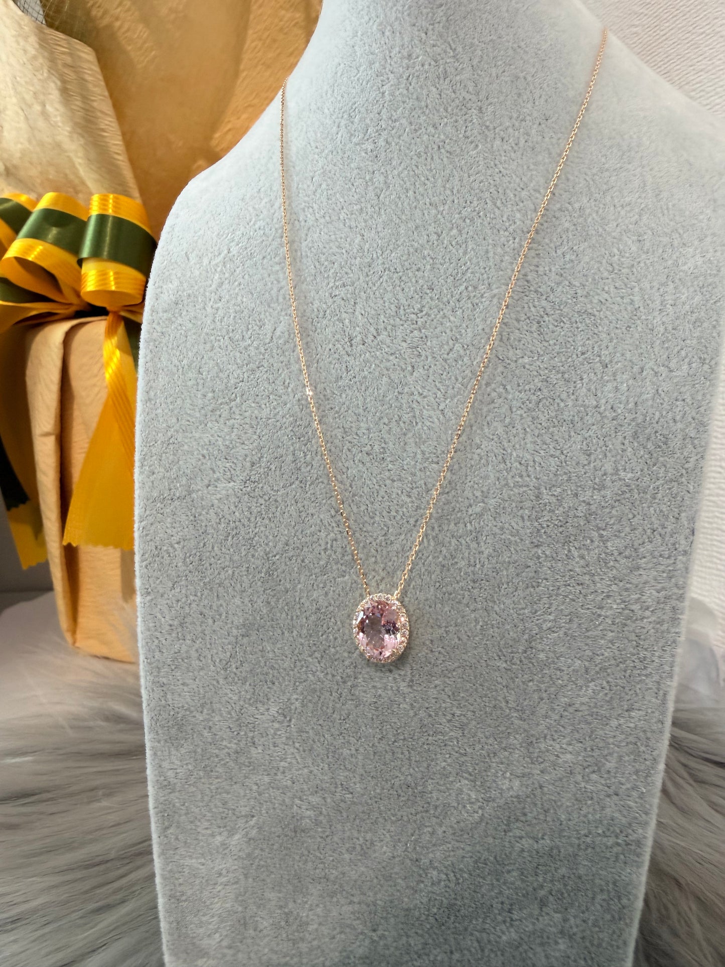 29. 【Candy】YG オーバル モルガナイトネックレス