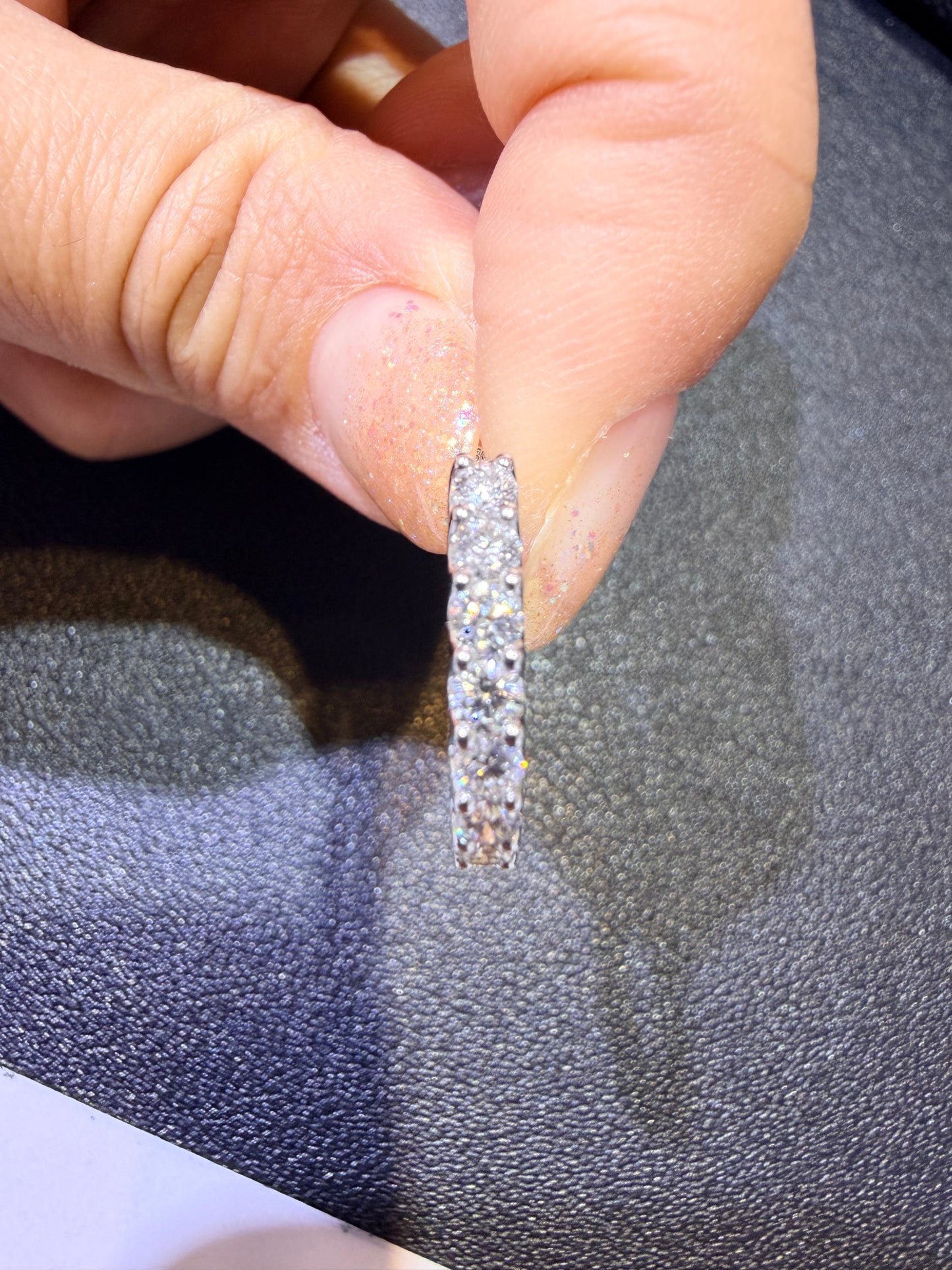 【11100フープ】16石・約1.54ct前後・3.1mm x 18.7mm