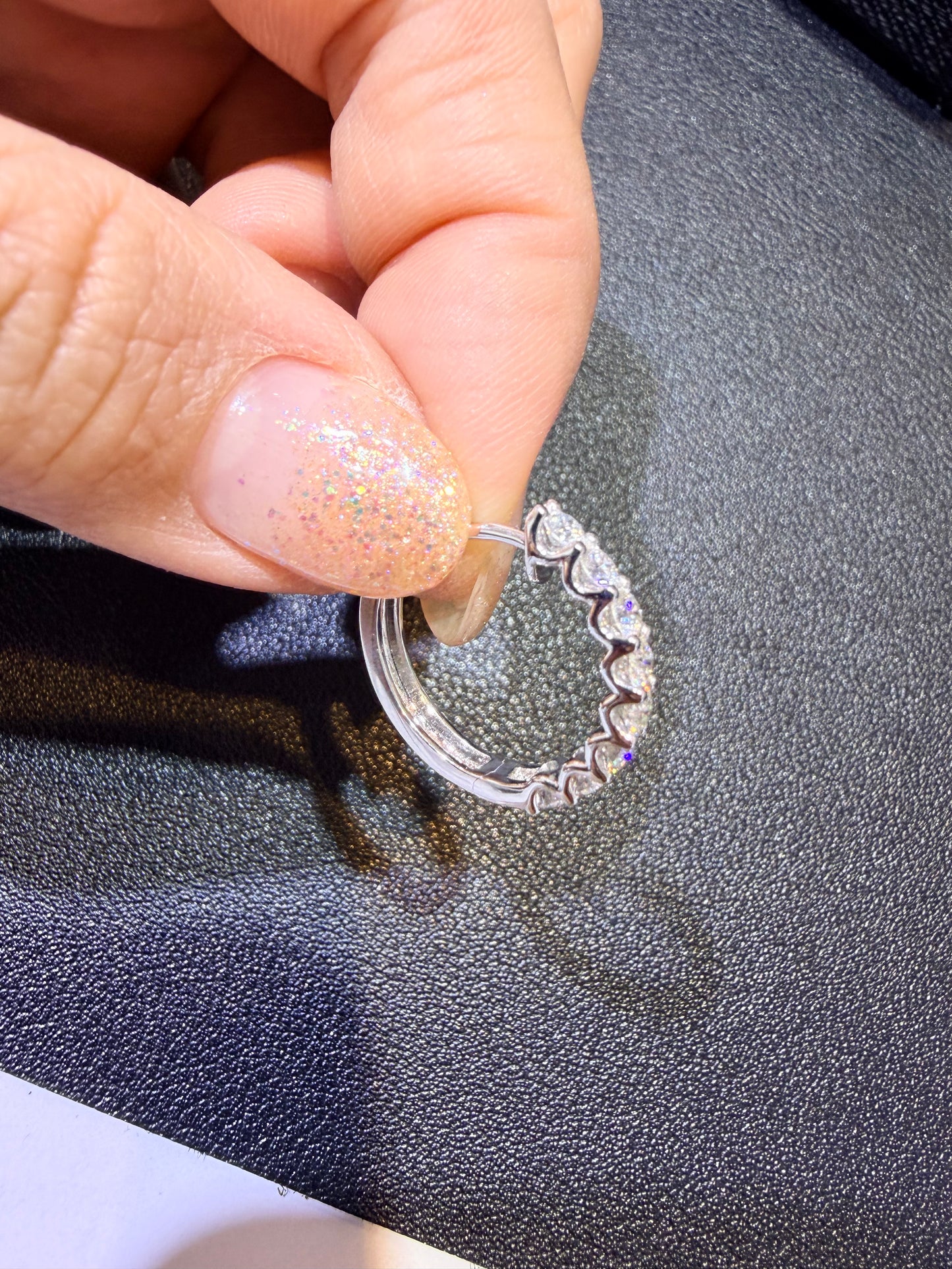 【11100フープ】16石・約1.54ct前後・3.1mm x 18.7mm