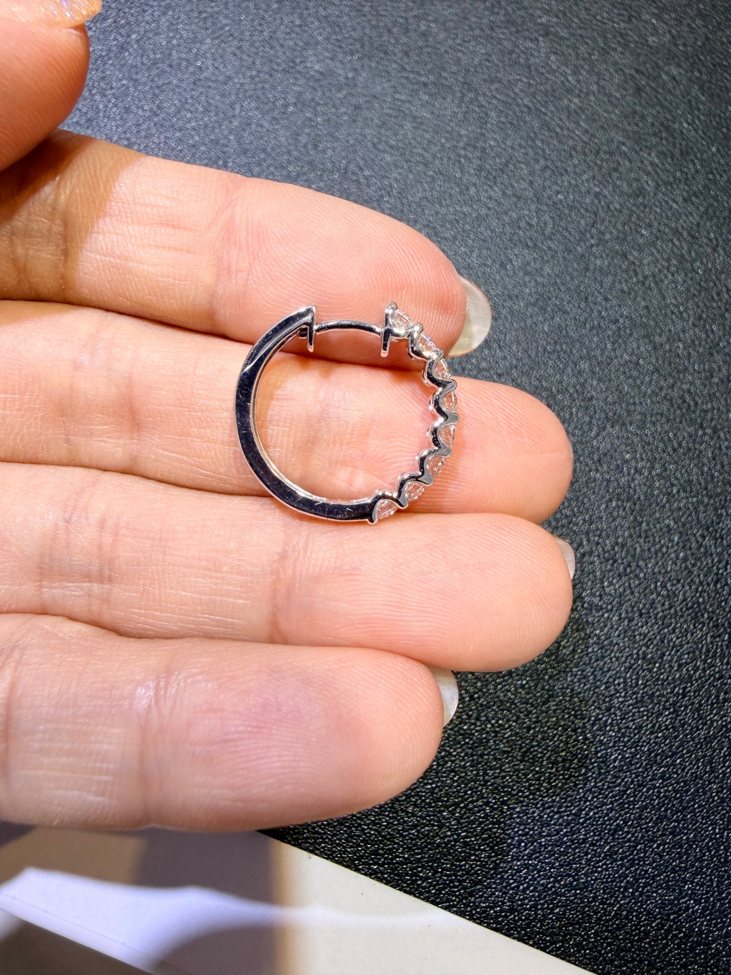 【11100フープ】16石・約1.54ct前後・3.1mm x 18.7mm