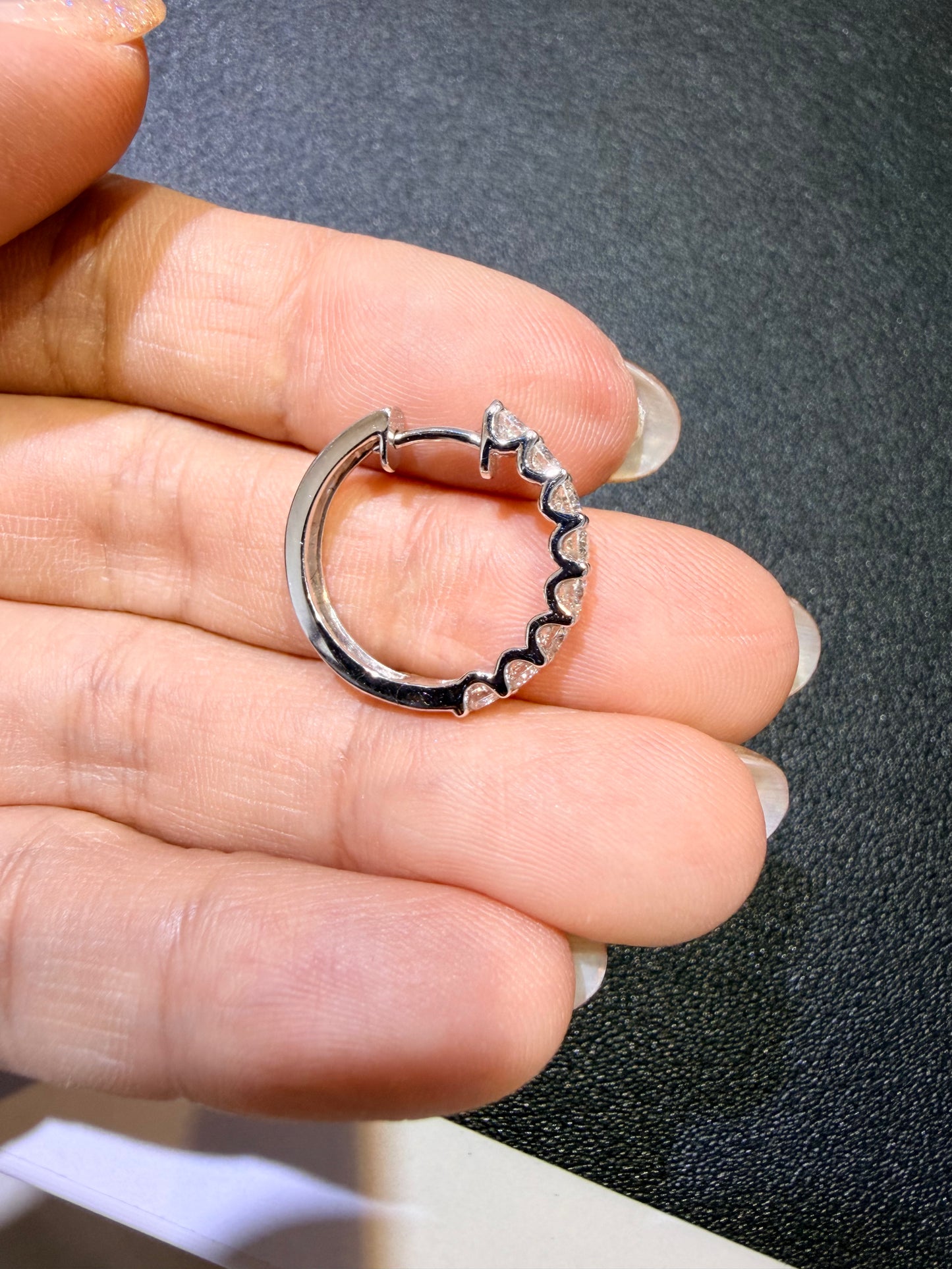 【11100フープ】16石・約1.54ct前後・3.1mm x 18.7mm