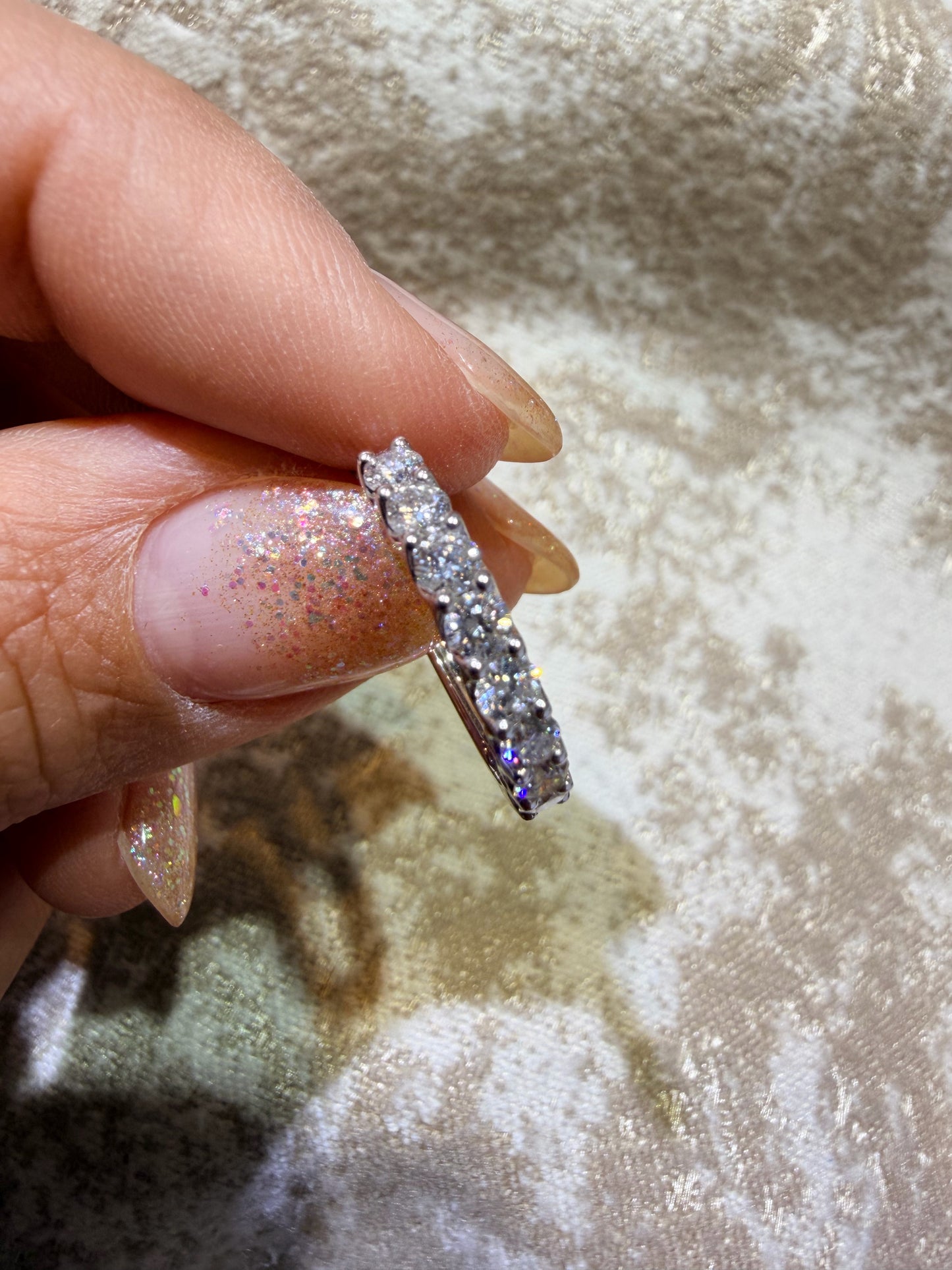 【11100フープ】16石・約1.54ct前後・3.1mm x 18.7mm