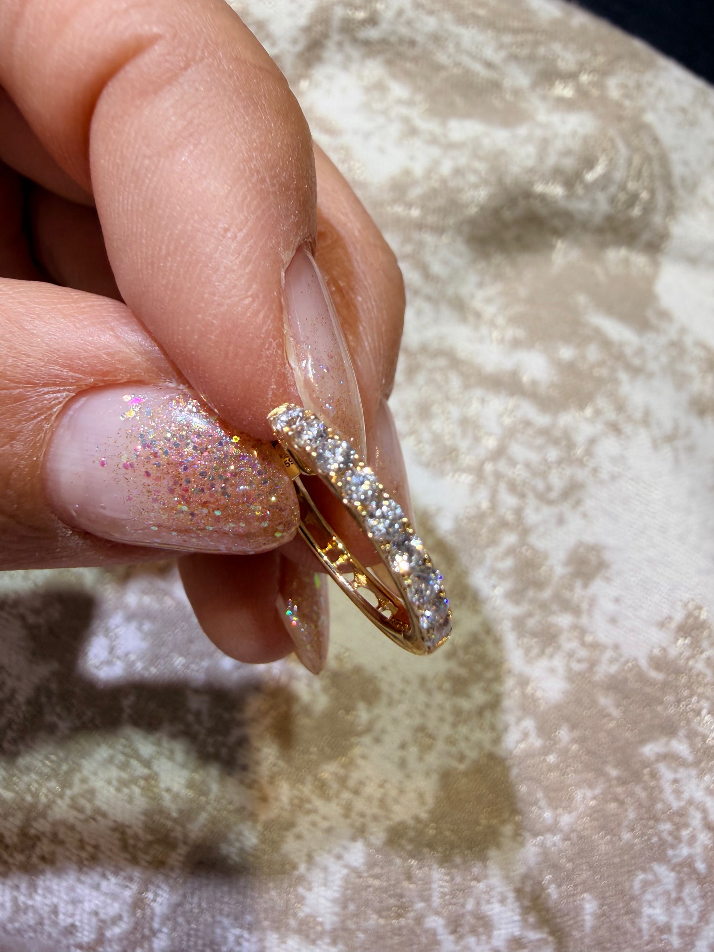【01960フープ】18石・約0.59ct前後・1.9mm x 17.3mm