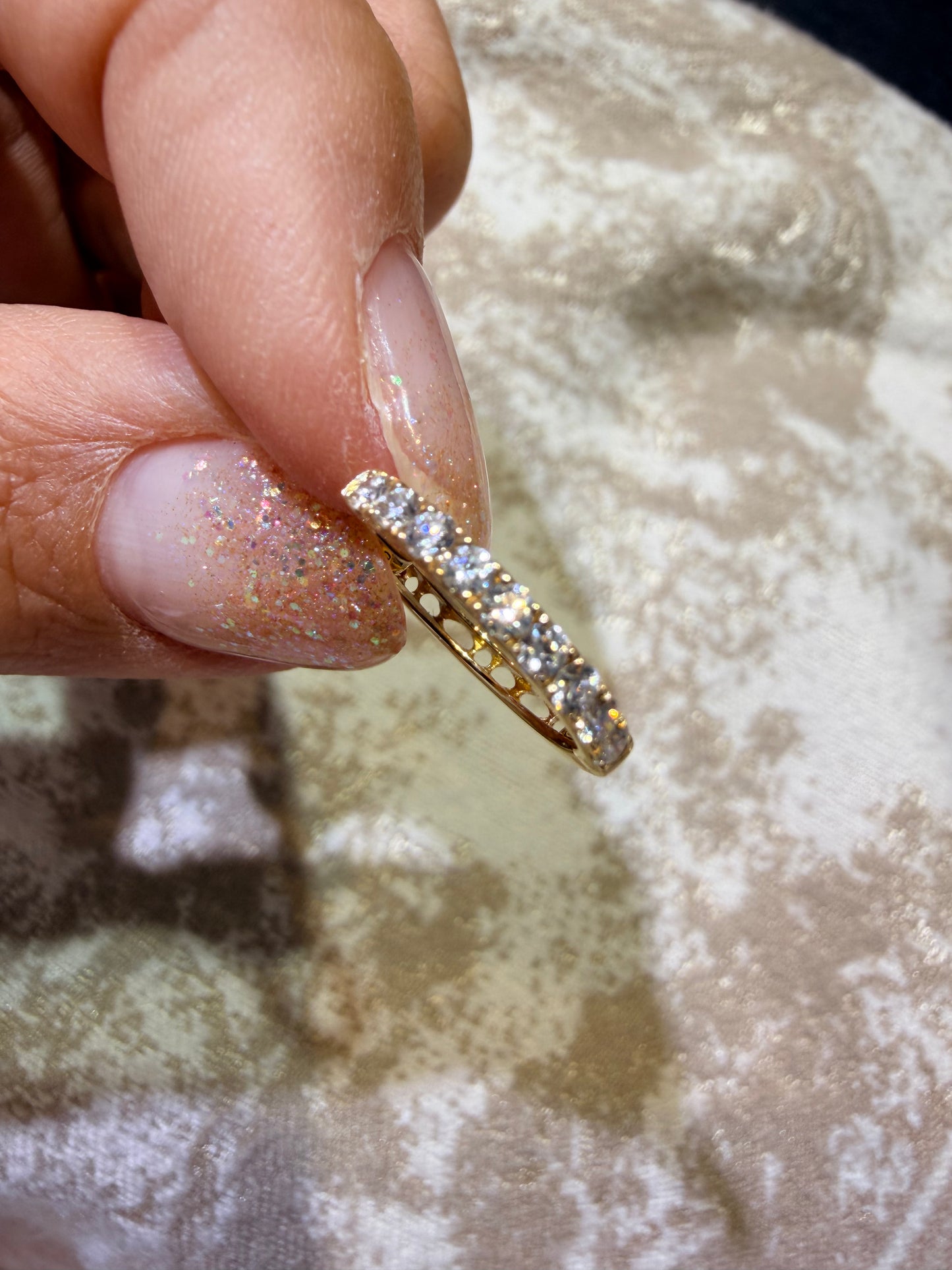 【01960フープ】18石・約0.59ct前後・1.9mm x 17.3mm