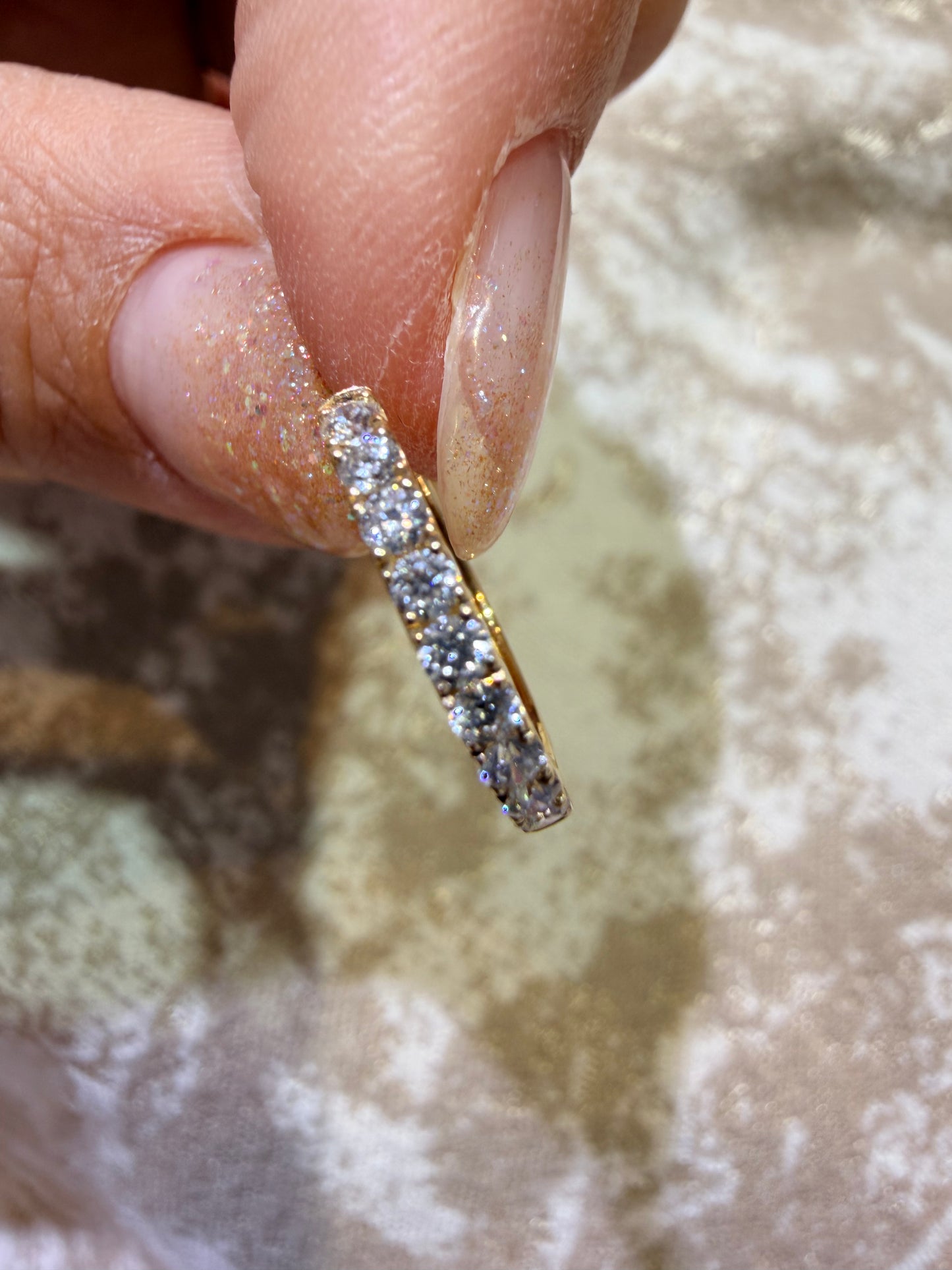 【01960フープ】18石・約0.59ct前後・1.9mm x 17.3mm