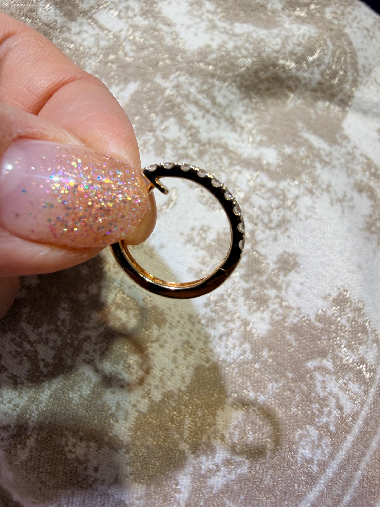【01960フープ】18石・約0.59ct前後・1.9mm x 17.3mm