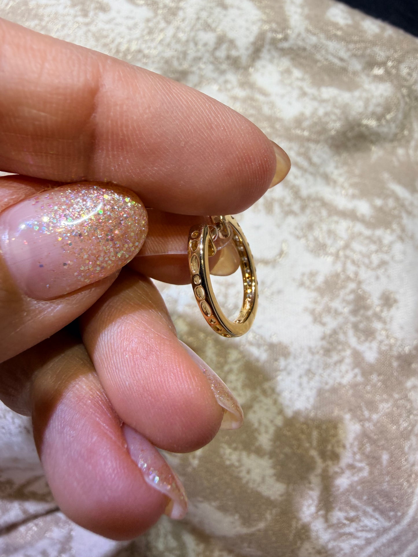 【01960フープ】18石・約0.59ct前後・1.9mm x 17.3mm