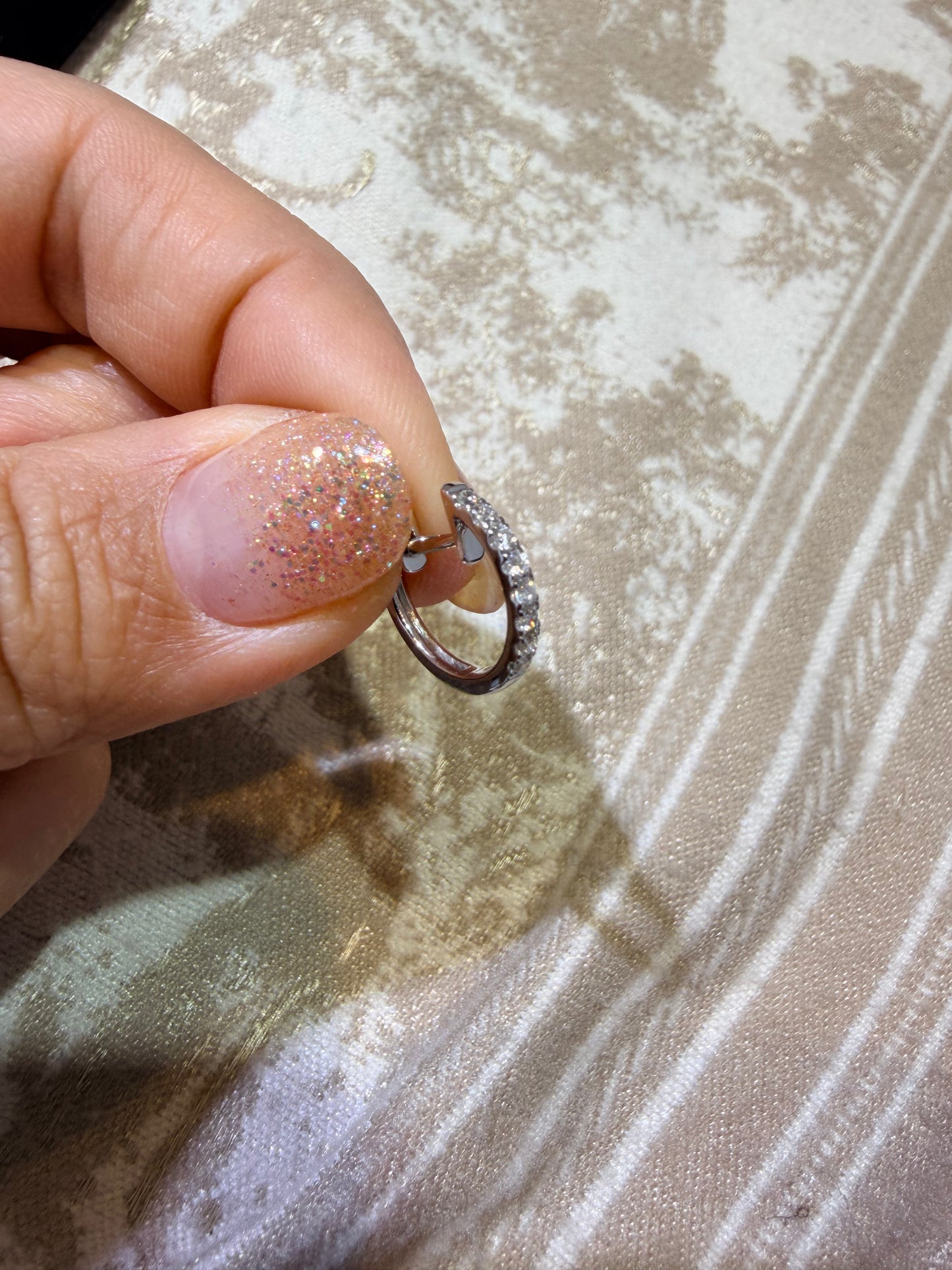 【11626フープ】16石・約0.26ct前後・1.8mm x 13.5mm