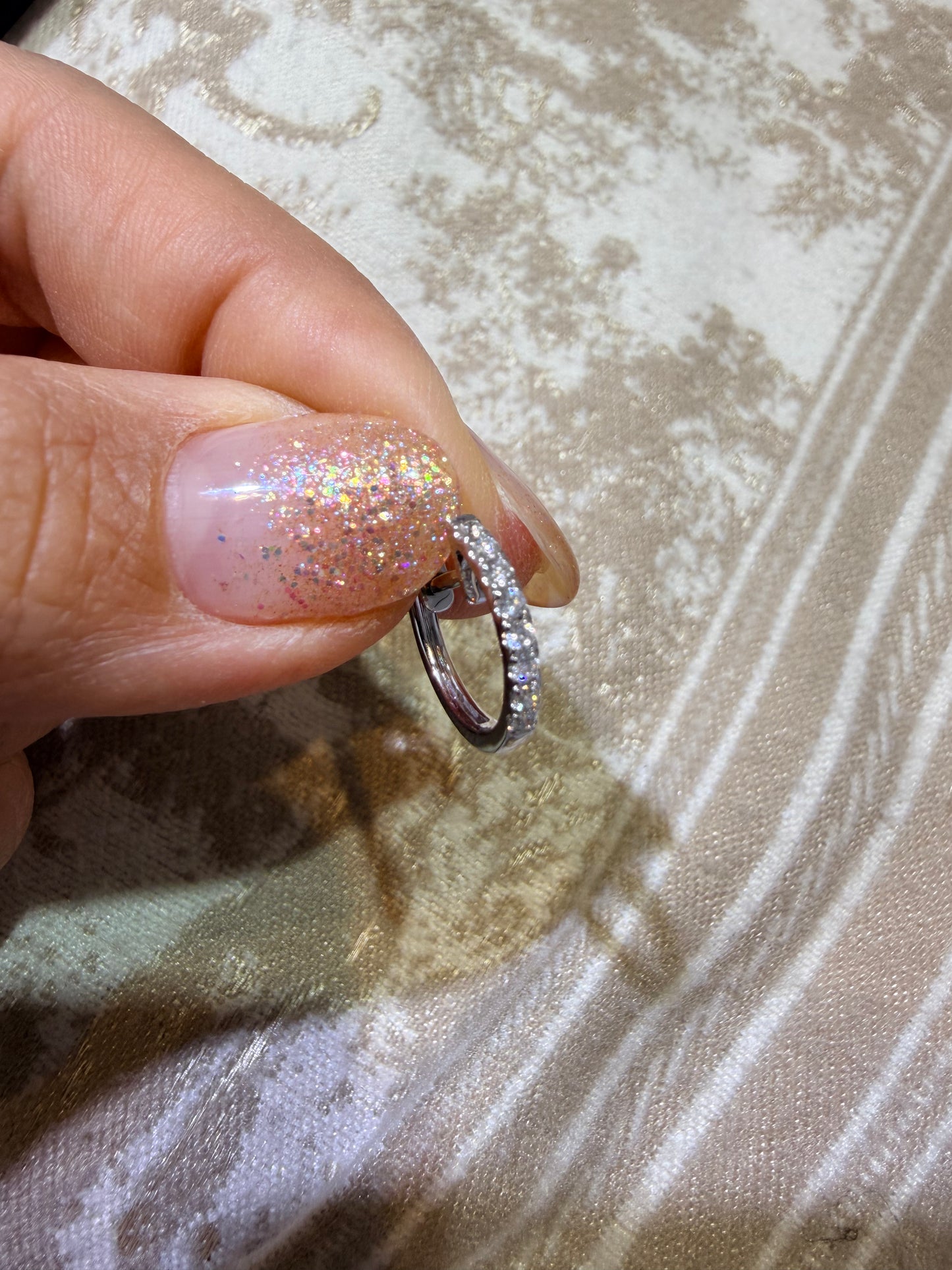 【11626フープ】16石・約0.26ct前後・1.8mm x 13.5mm