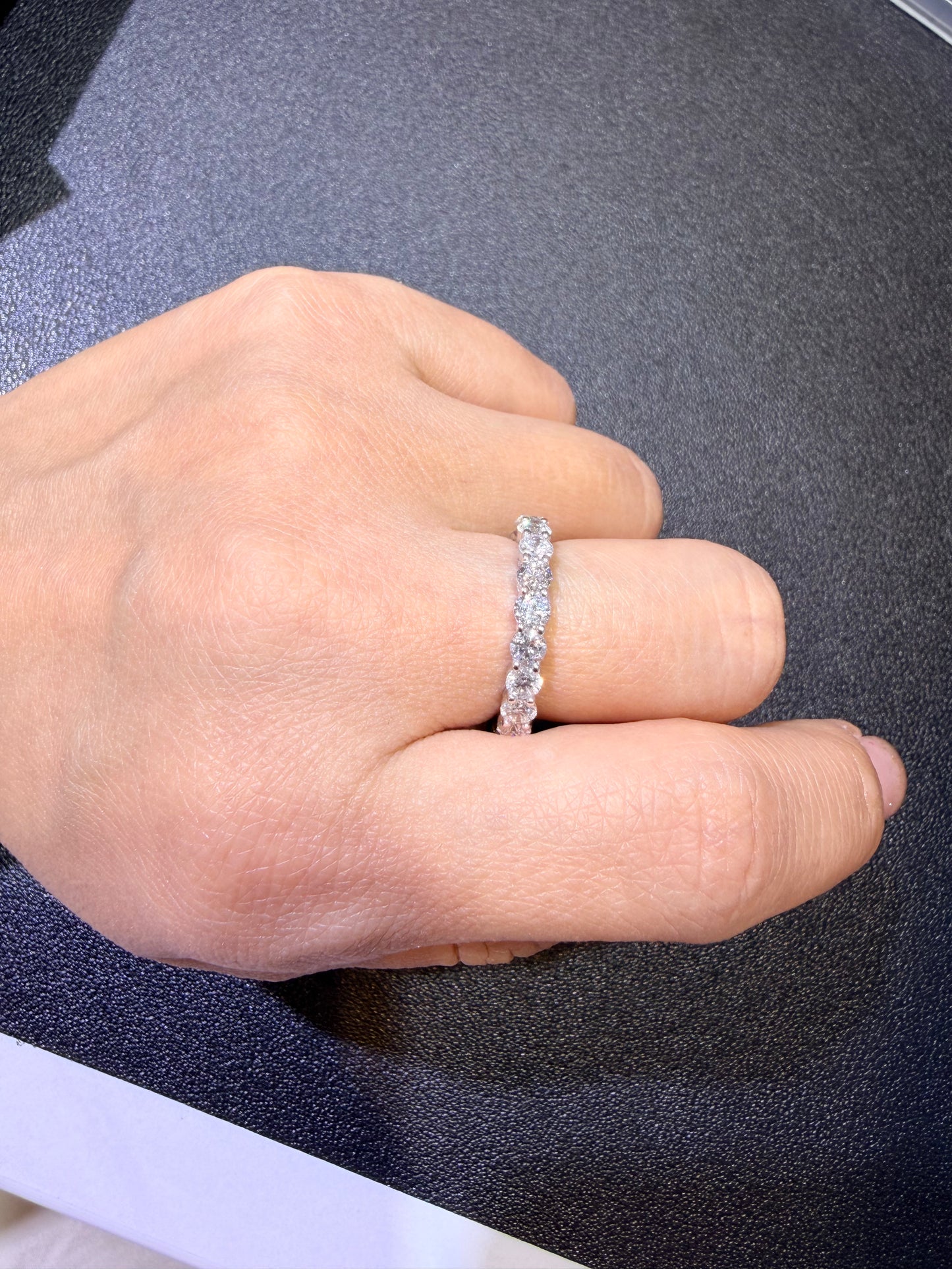 【3ct-20ピース フルエタニティリング】