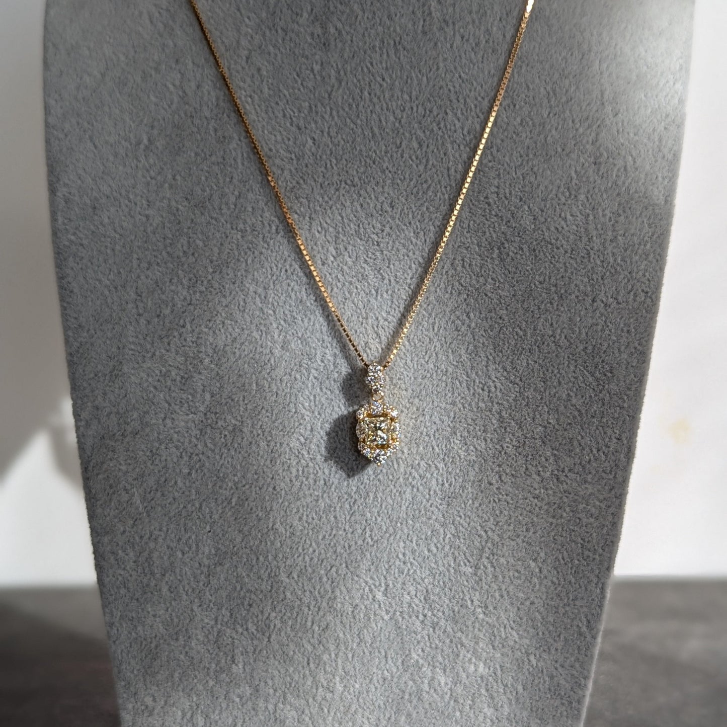 11. Botella YGネックレス ープリンセスカットダイヤモンド 1.012ct + 0.54ct ー