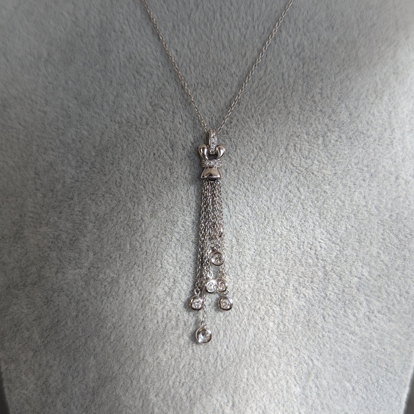 3. ダイヤモンドタッセルネックレス WG 0.6ct