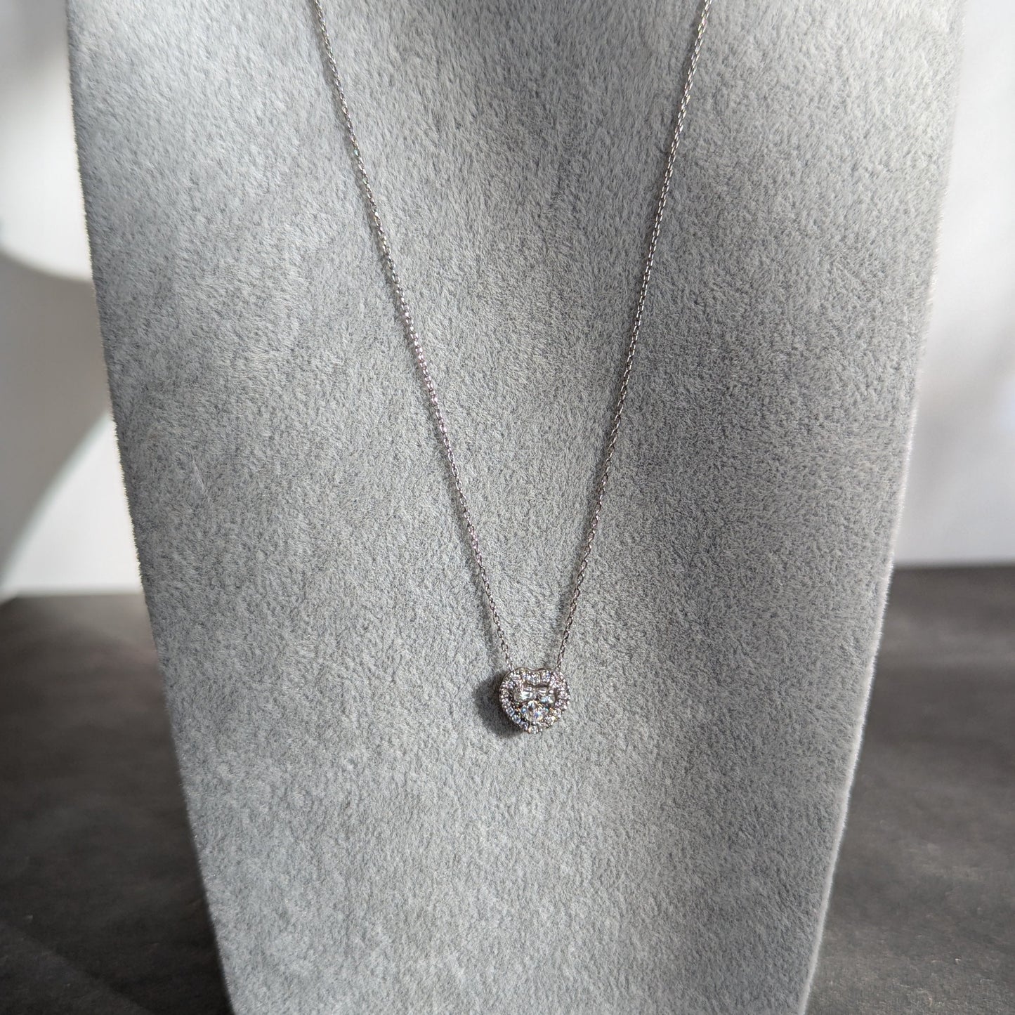 8. 集まれハート好き♡ 一粒0.5ct up ハートシェイプｘハート取り巻きネックレス PT ソーティング付き 0.514ct x 0.11ct