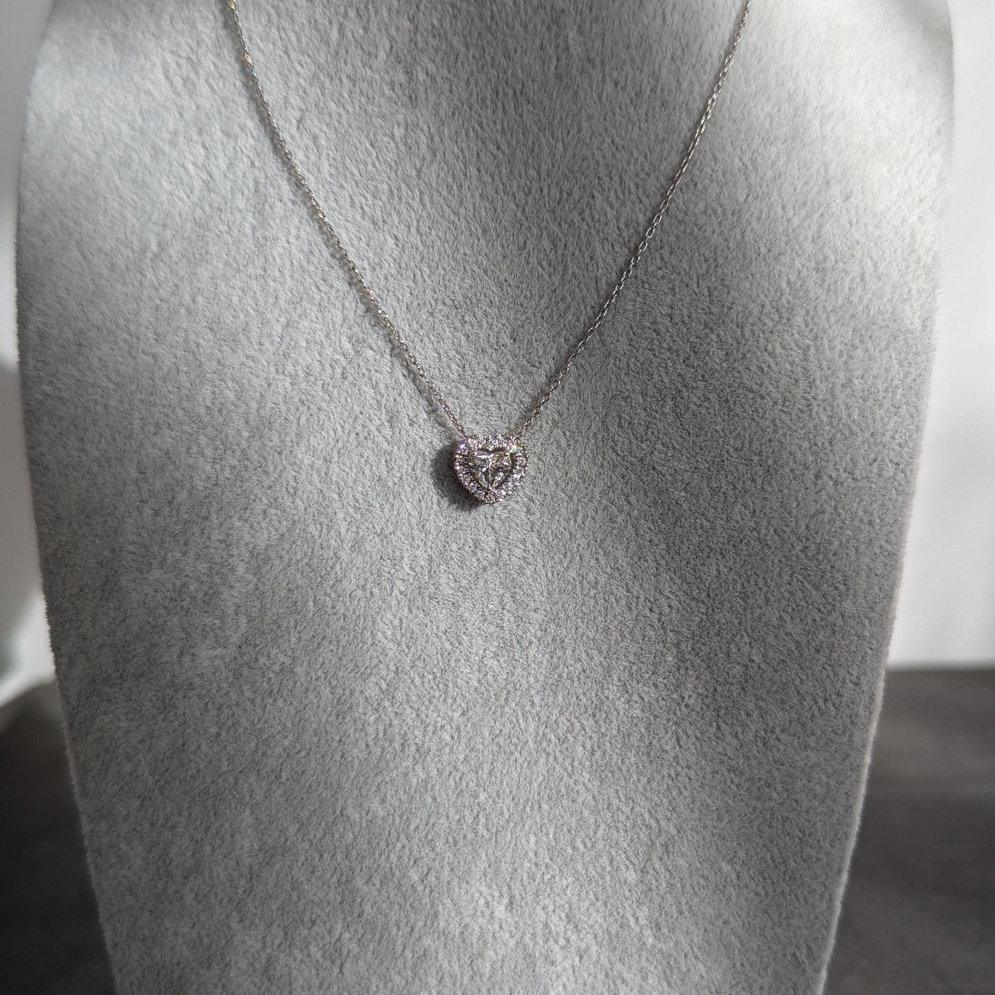 8. 集まれハート好き♡ 一粒0.5ct up ハートシェイプｘハート取り巻きネックレス PT ソーティング付き 0.514ct x 0.11ct