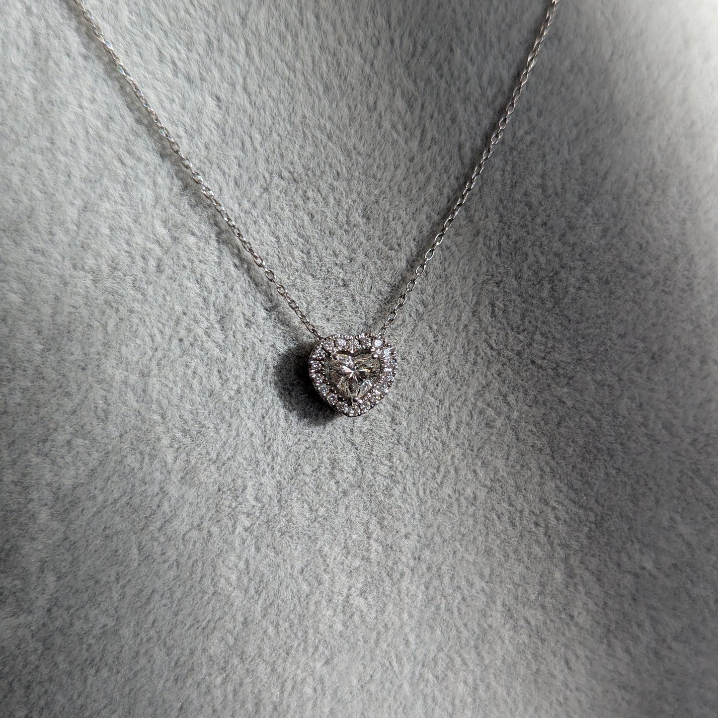 8. 集まれハート好き♡ 一粒0.5ct up ハートシェイプｘハート取り巻きネックレス PT ソーティング付き 0.514ct x 0.11ct