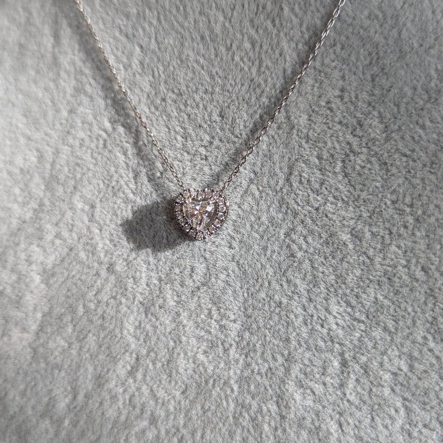 8. 集まれハート好き♡ 一粒0.5ct up ハートシェイプｘハート取り巻きネックレス PT ソーティング付き 0.514ct x 0.11ct