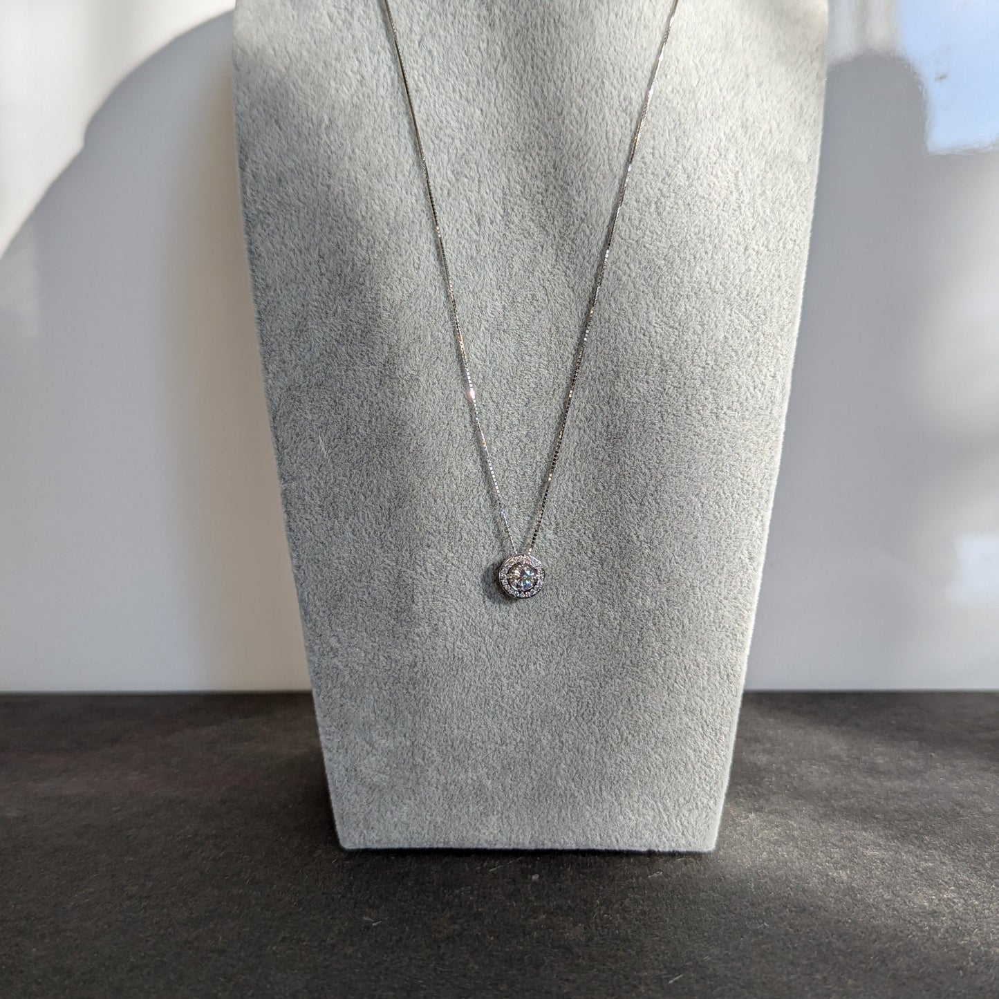 12. サークル PTダイヤモンド取り巻きネックレス 0.528ct + 0.12ct