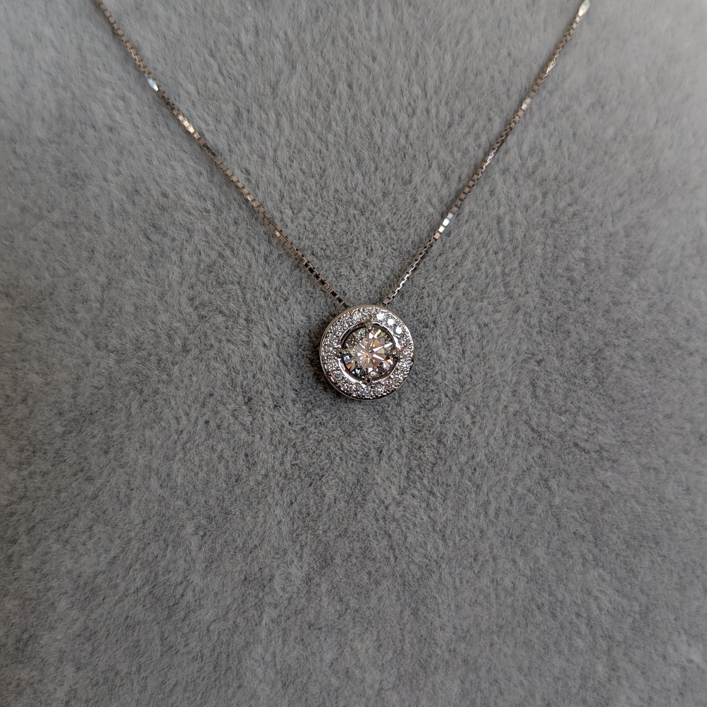 12. サークル PTダイヤモンド取り巻きネックレス 0.528ct + 0.12ct
