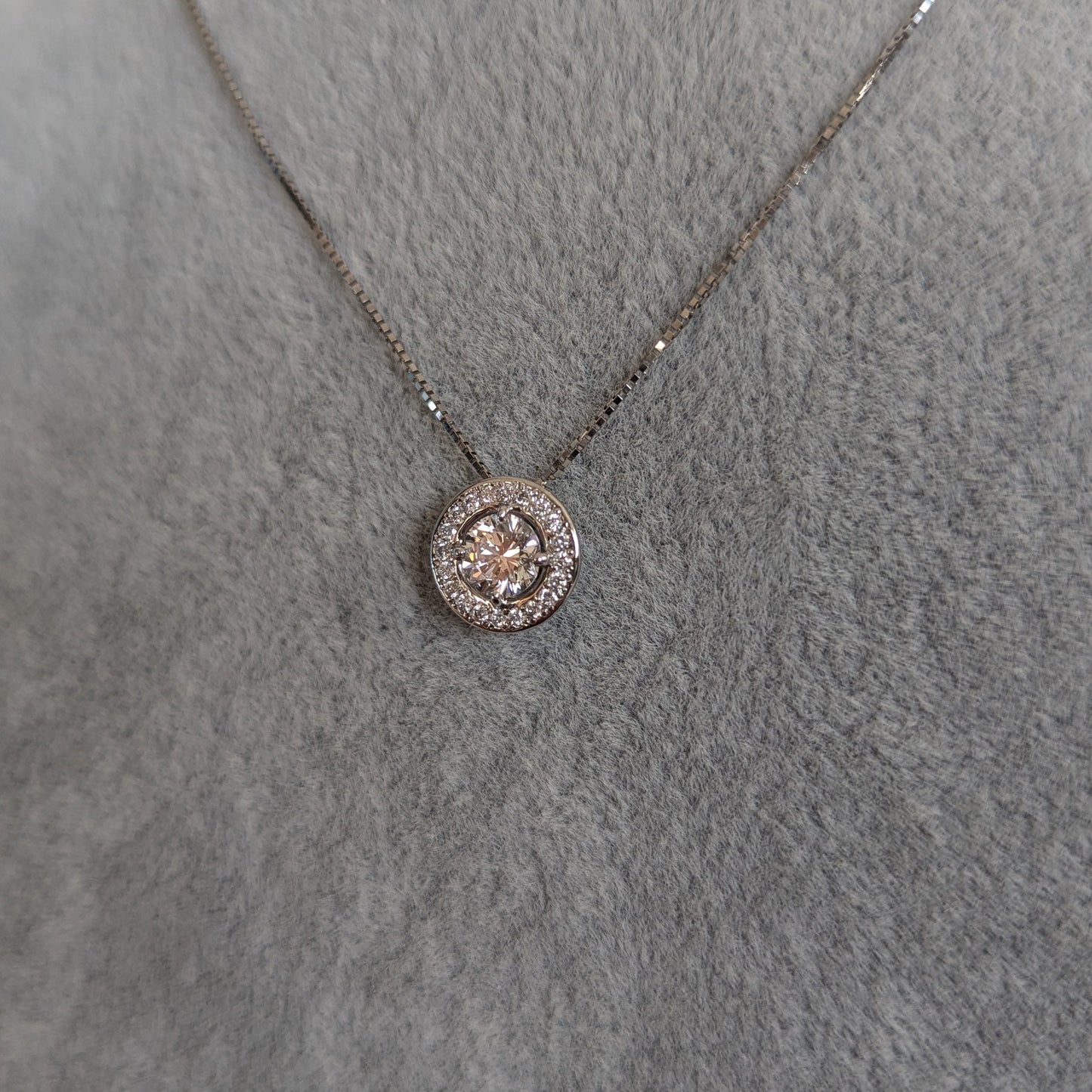12. サークル PTダイヤモンド取り巻きネックレス 0.528ct + 0.12ct